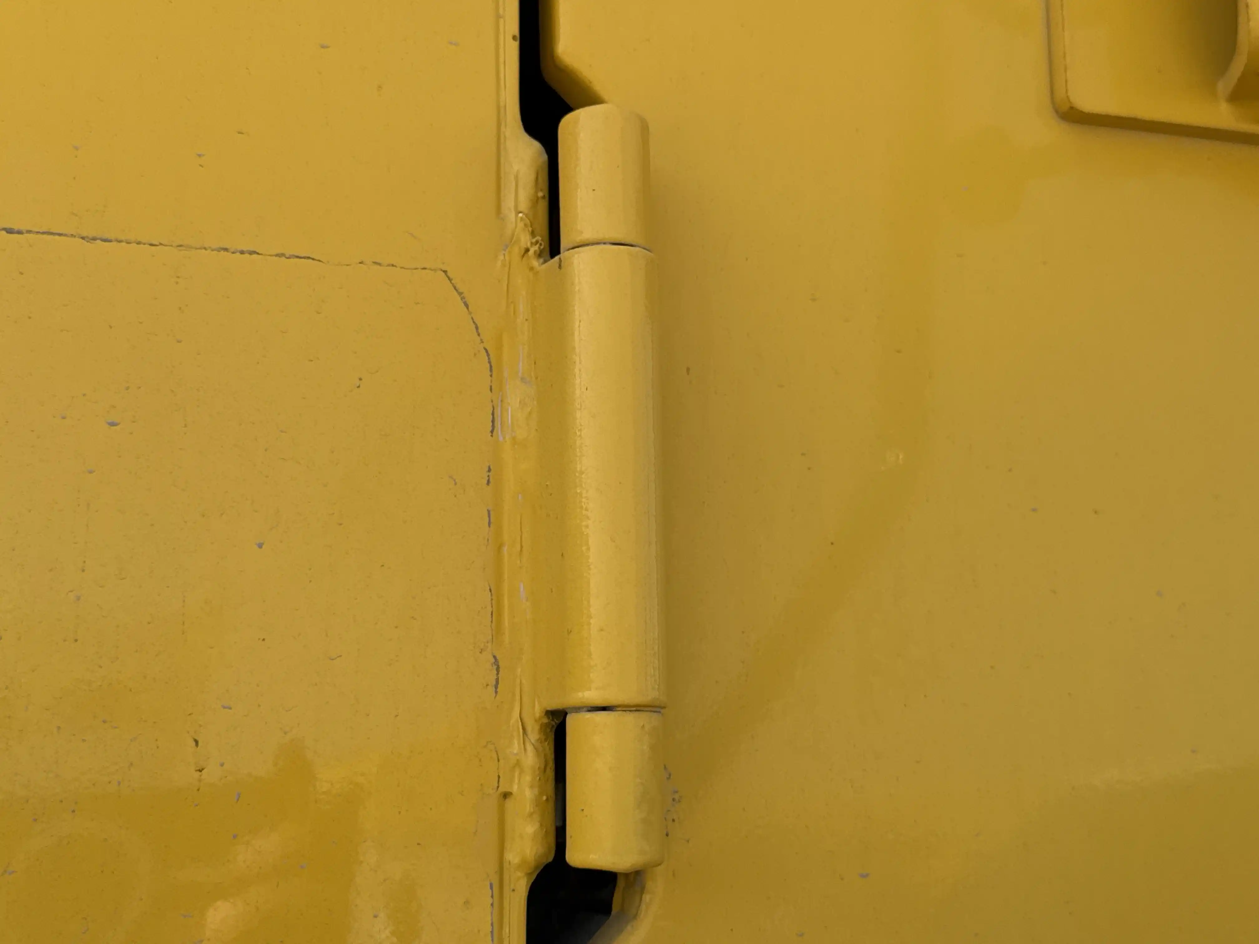 WHL-001-Komatsu-WA470-6R-wheel-loader-inspection-structure-doors-2