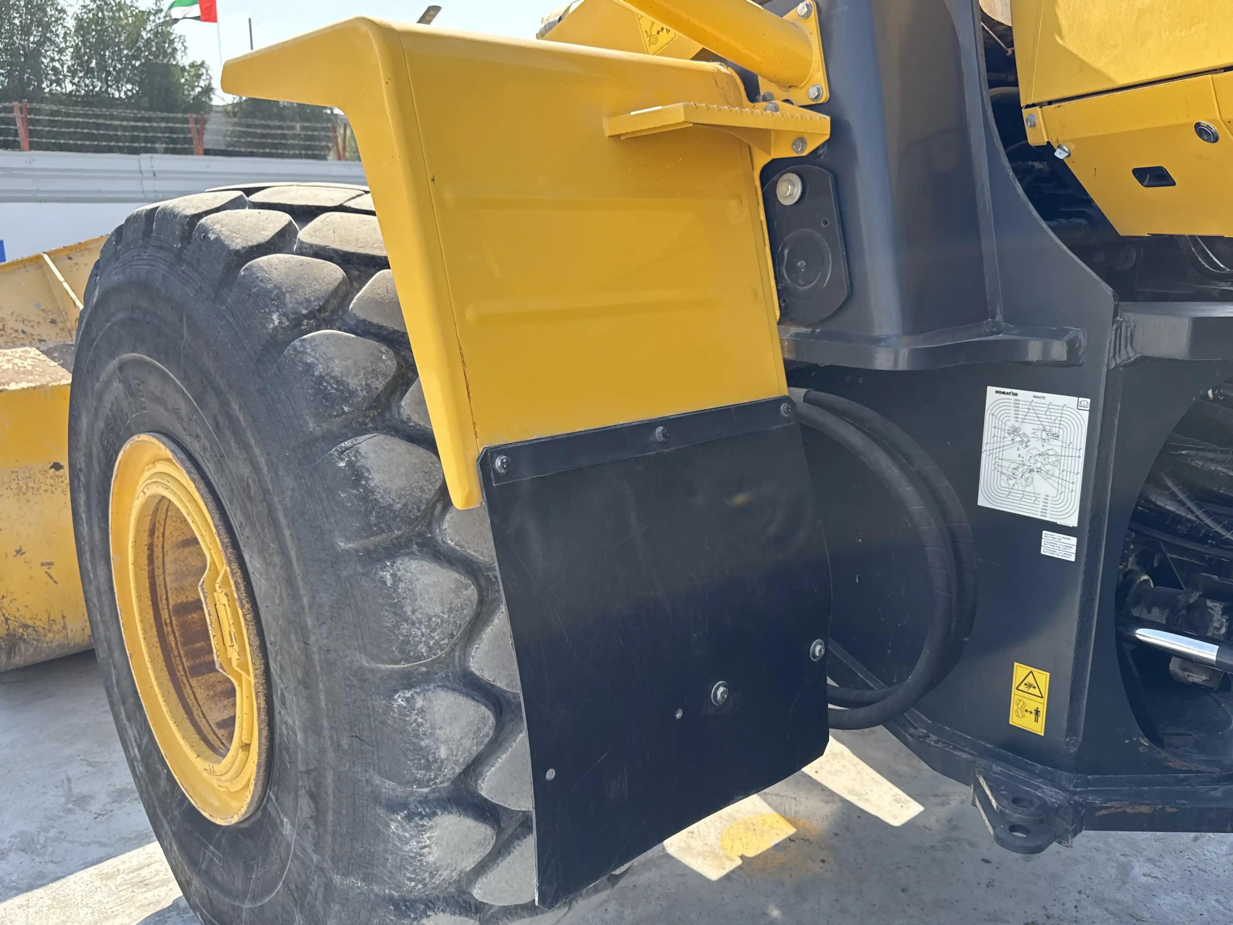 WHL-001-Komatsu-WA470-6R-wheel-loader-inspection-structure-sheet-metal-fiberglass-2