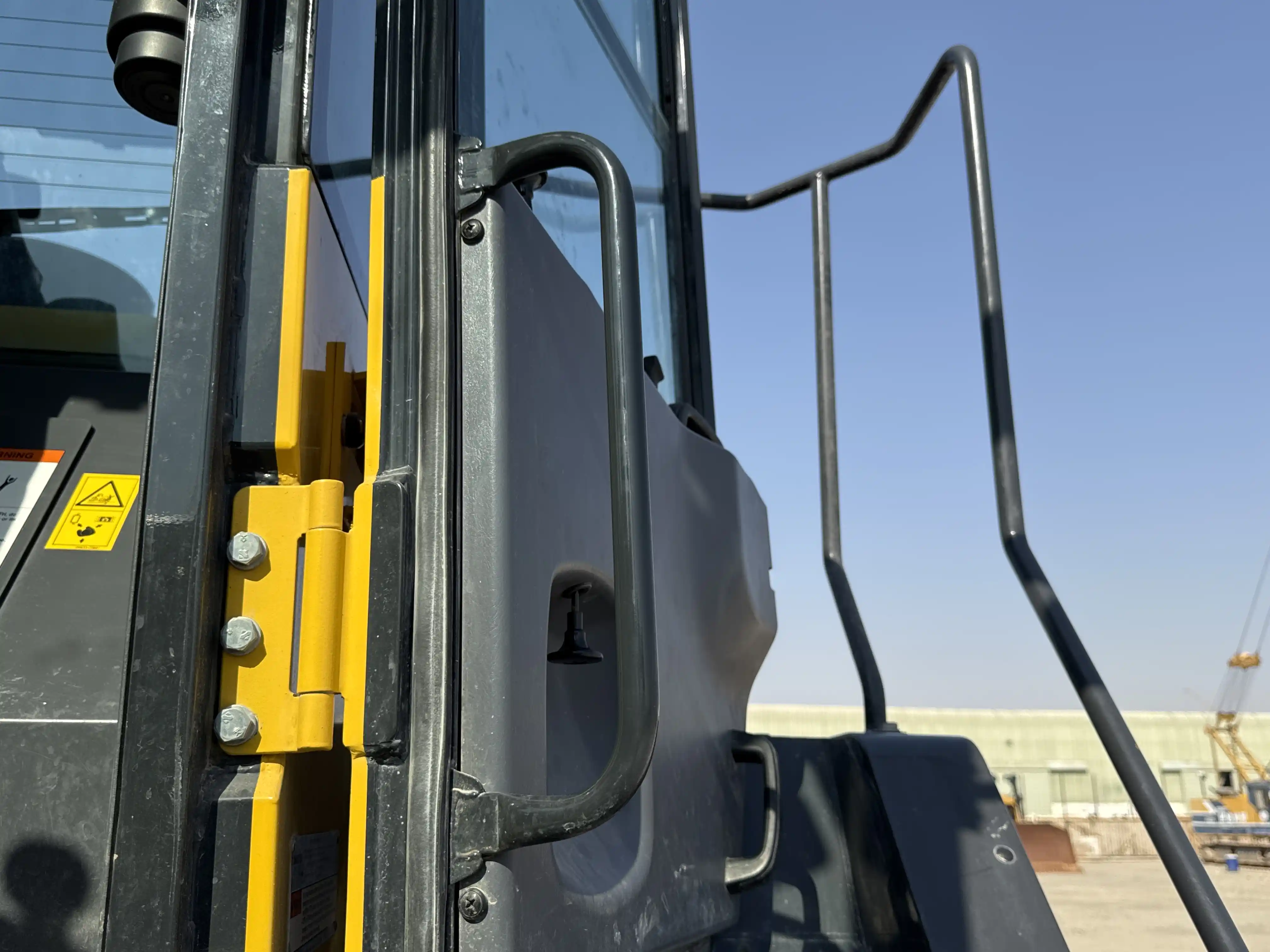 WHL-001-Komatsu-WA470-6R-wheel-loader-inspection-structure-handrails-2