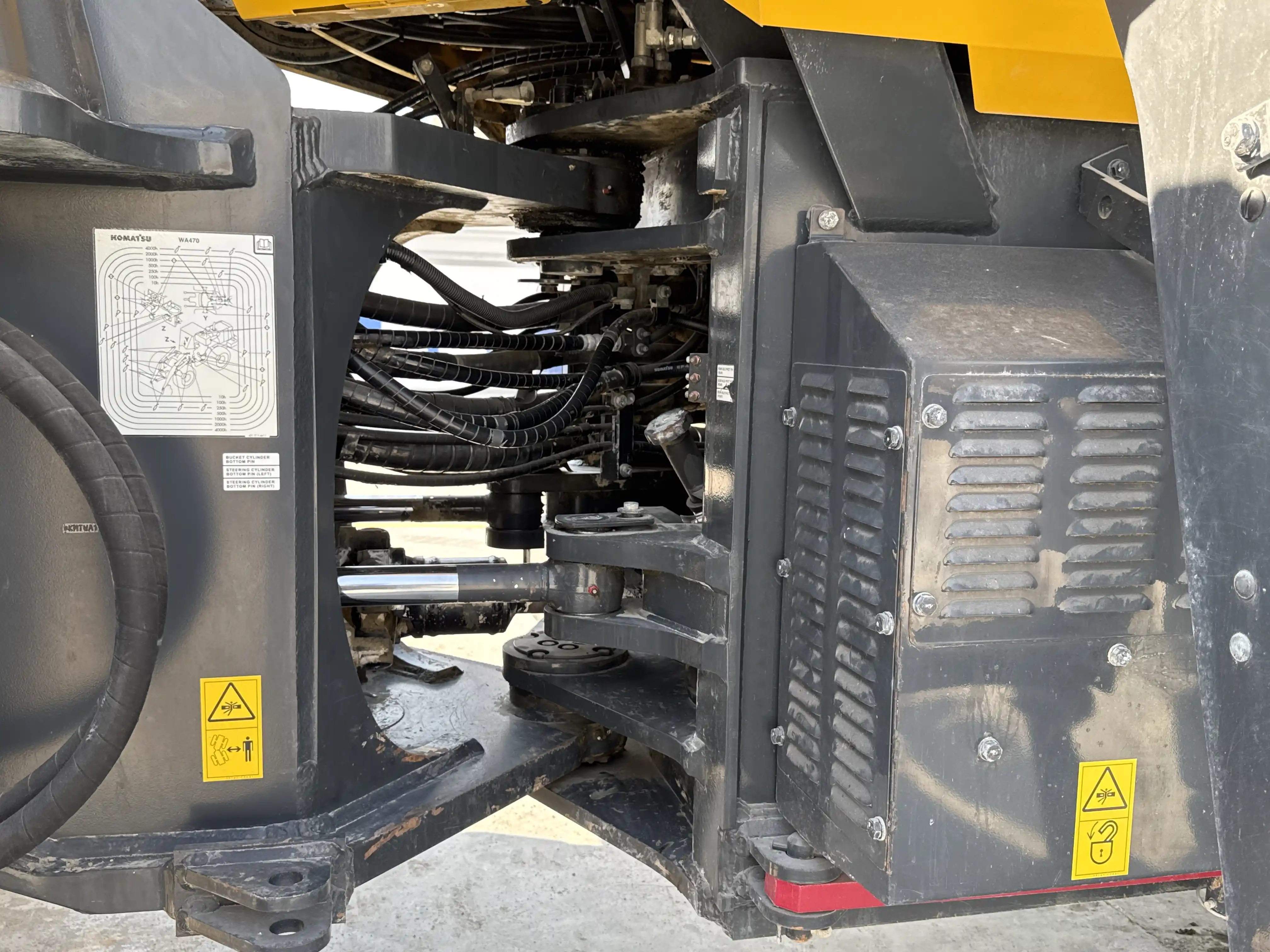 WHL-001-Komatsu-WA470-6R-wheel-loader-inspection-structure-articulated-joint-1