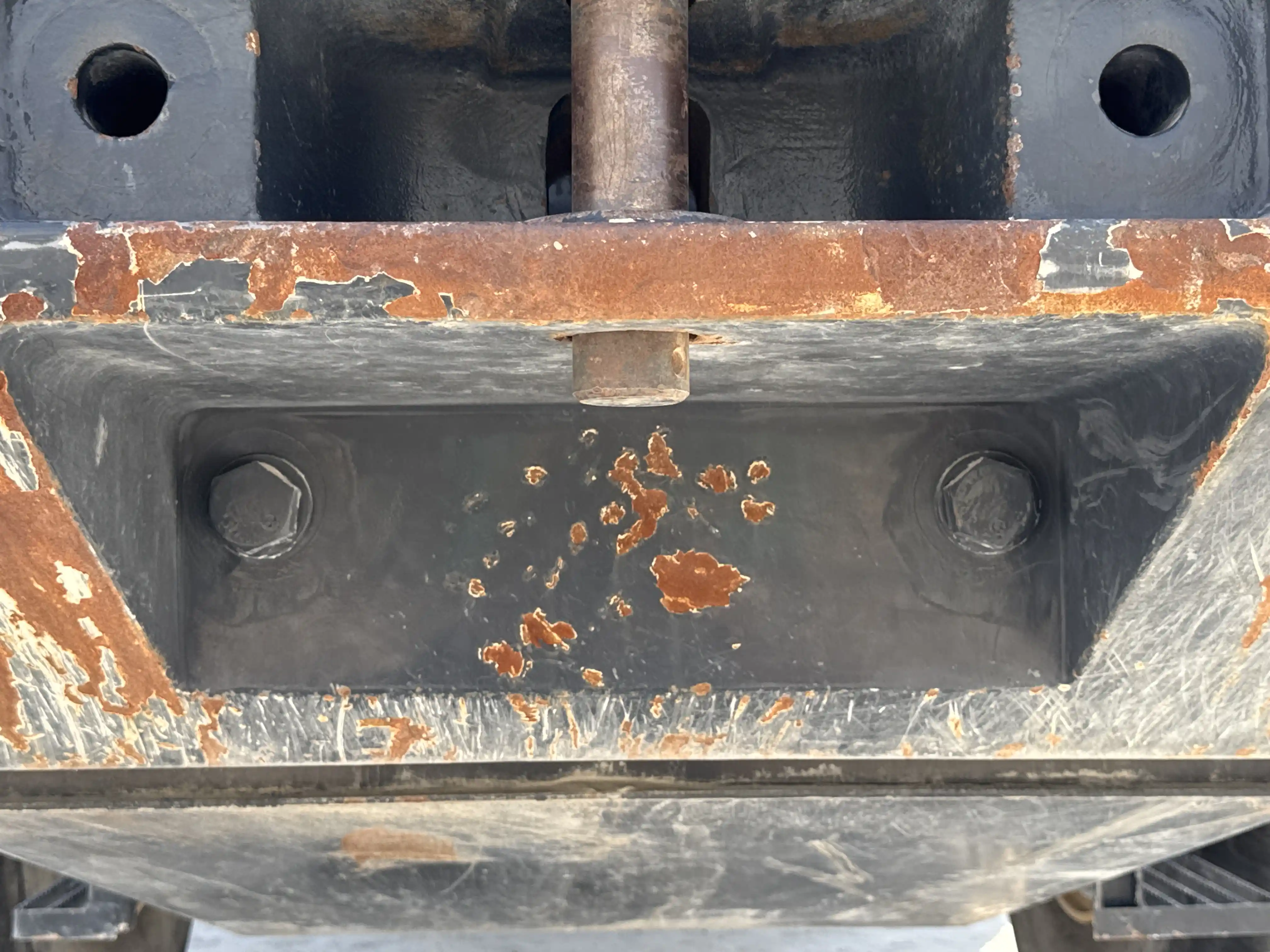 WHL-001-Komatsu-WA470-6R-wheel-loader-inspection-safety-counter-weight-bolts-1