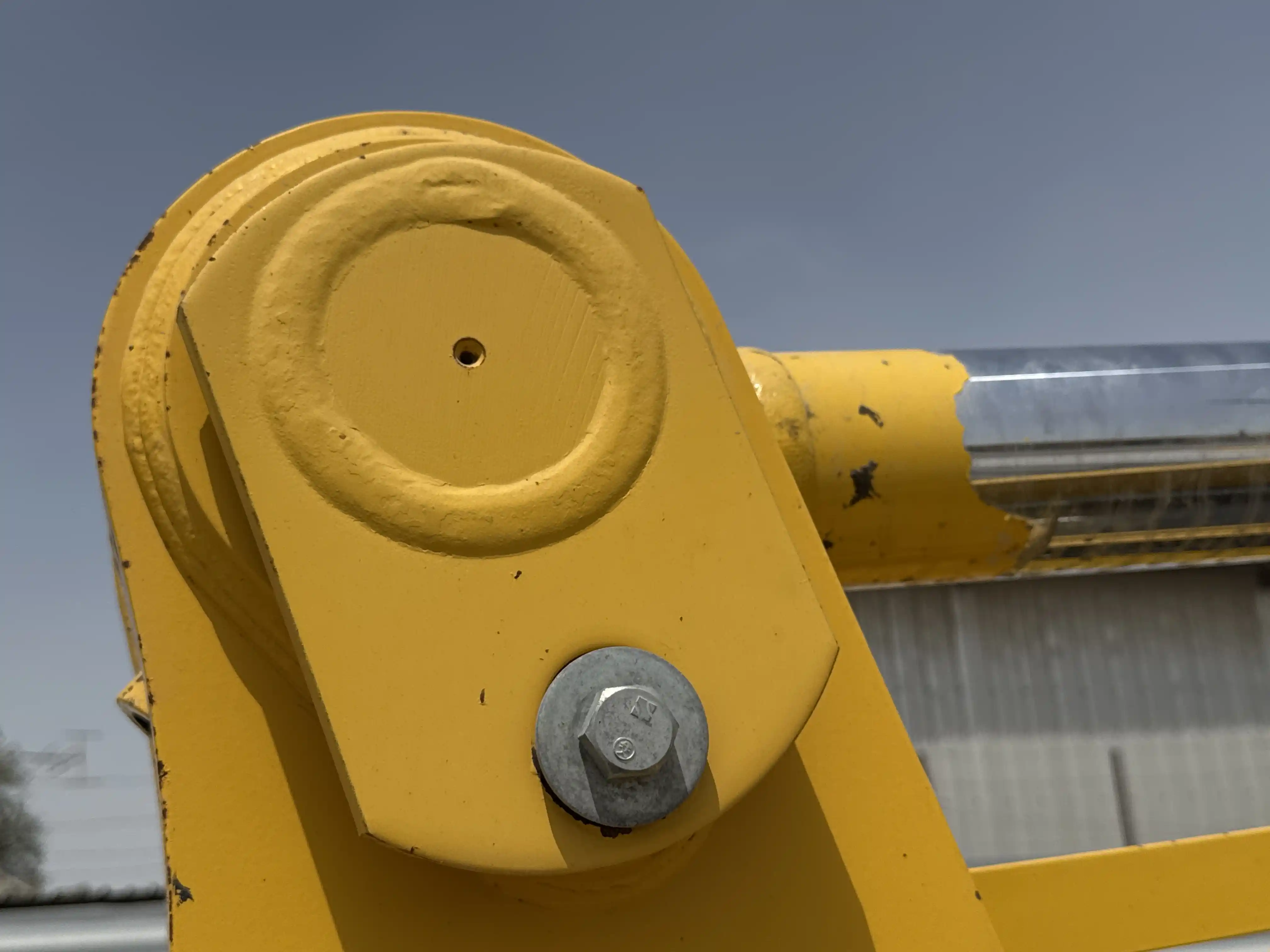 WHL-001-Komatsu-WA470-6R-wheel-loader-inspection-safety-hydraulic-pins-locks-2