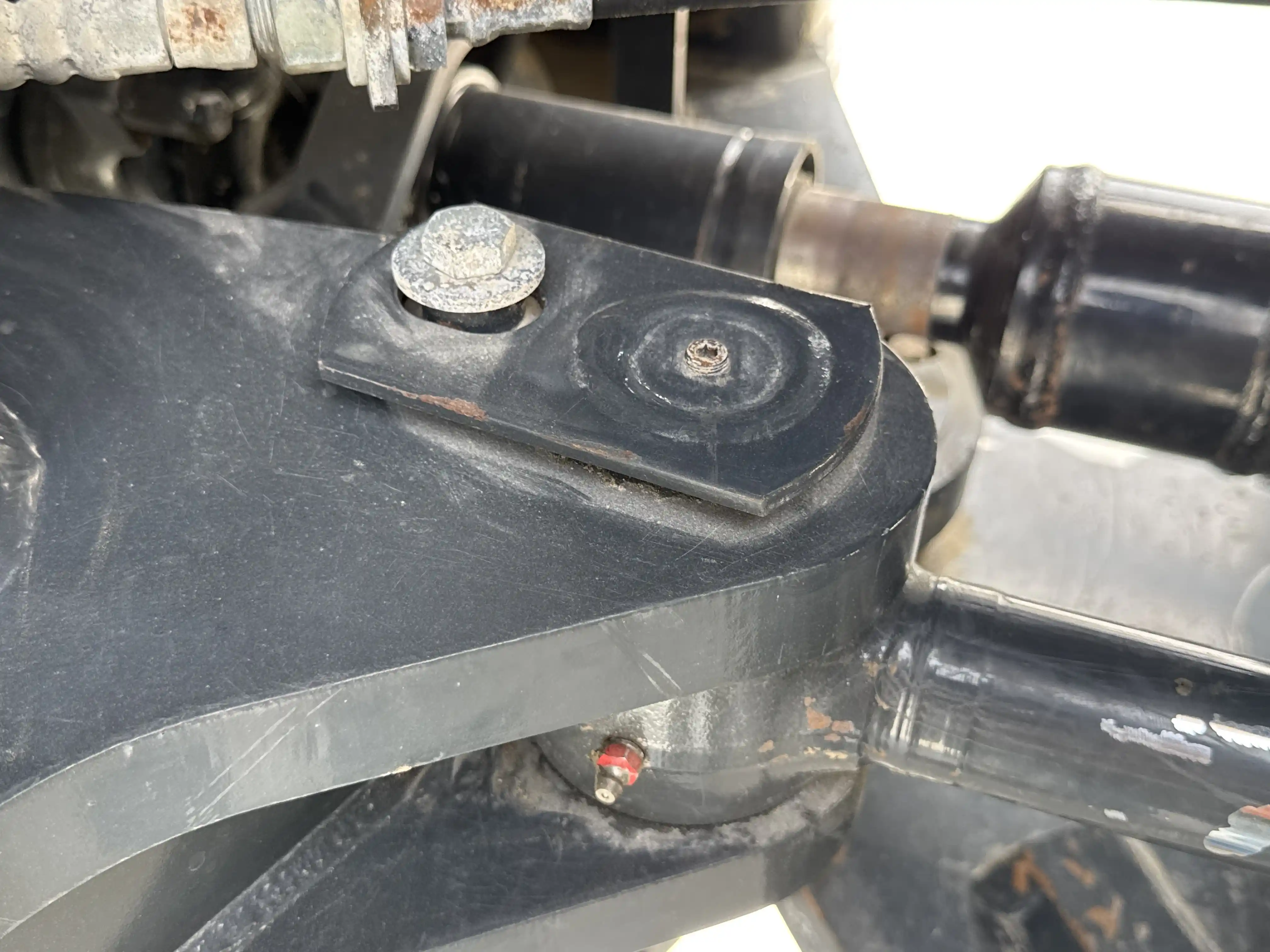 WHL-001-Komatsu-WA470-6R-wheel-loader-inspection-safety-hydraulic-pins-locks-3