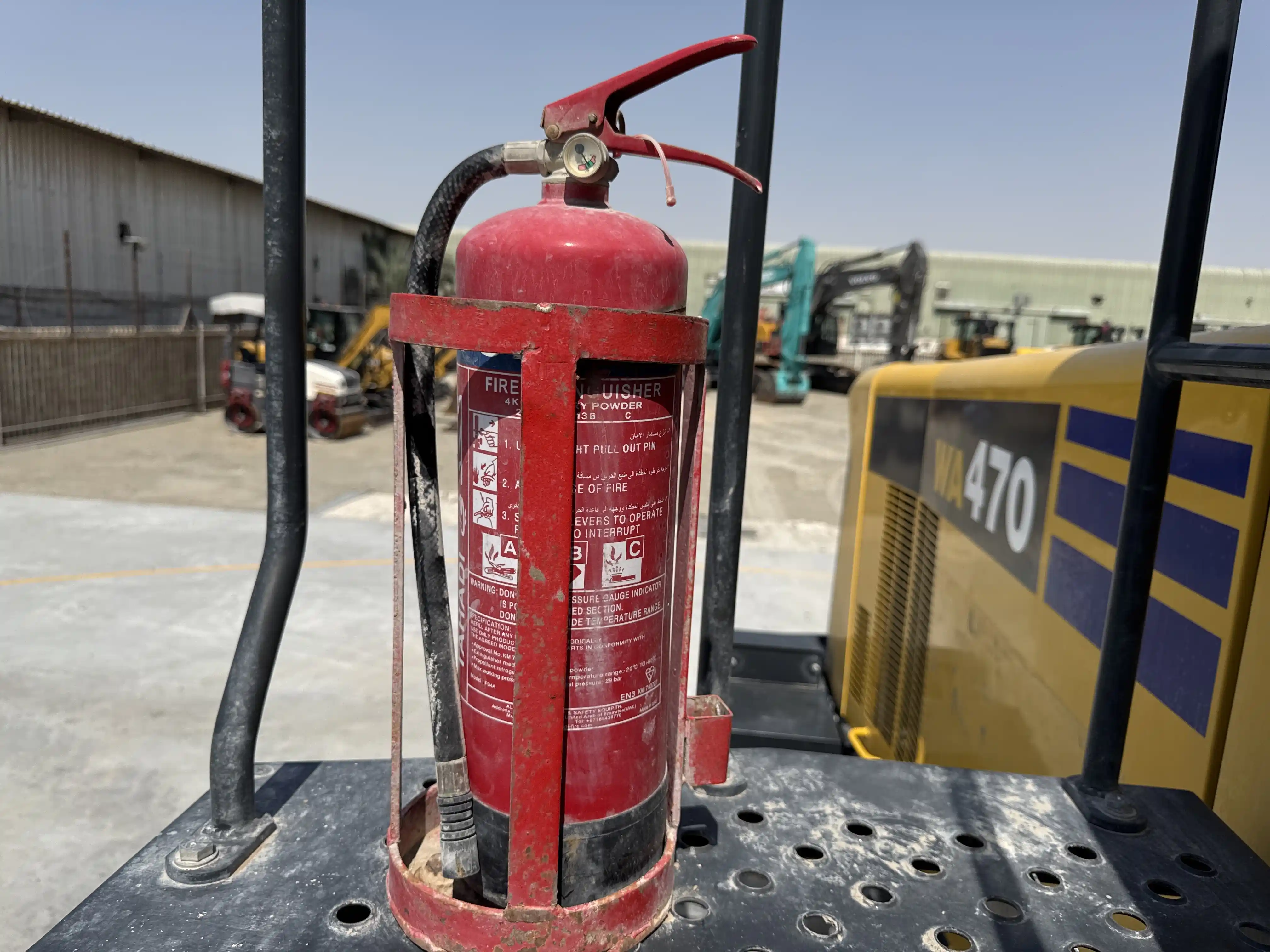 WHL-001-Komatsu-WA470-6R-wheel-loader-inspection-safety-fire-extinguisher-1