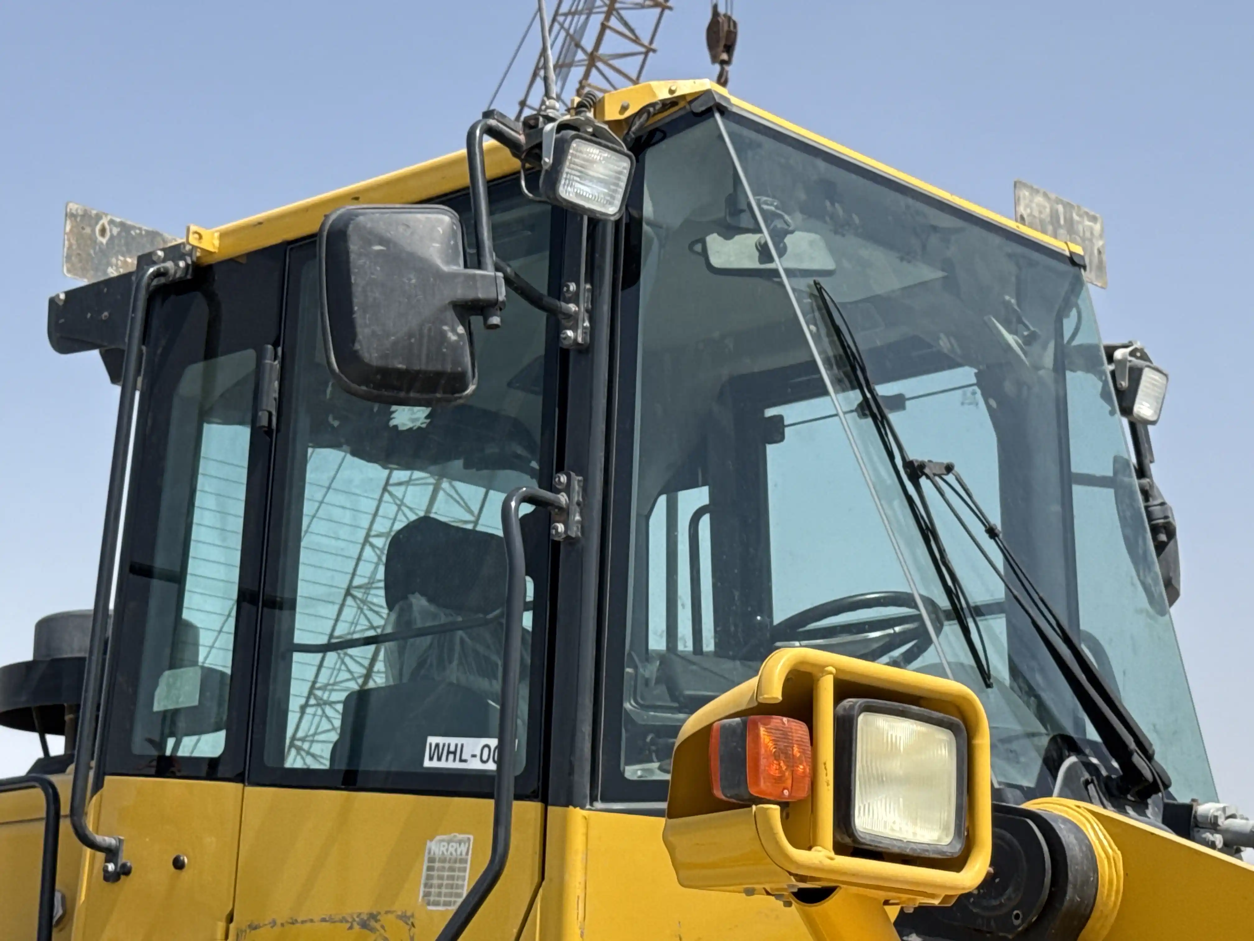WHL-001-Komatsu-WA470-6R-wheel-loader-inspection-safety-glass-2