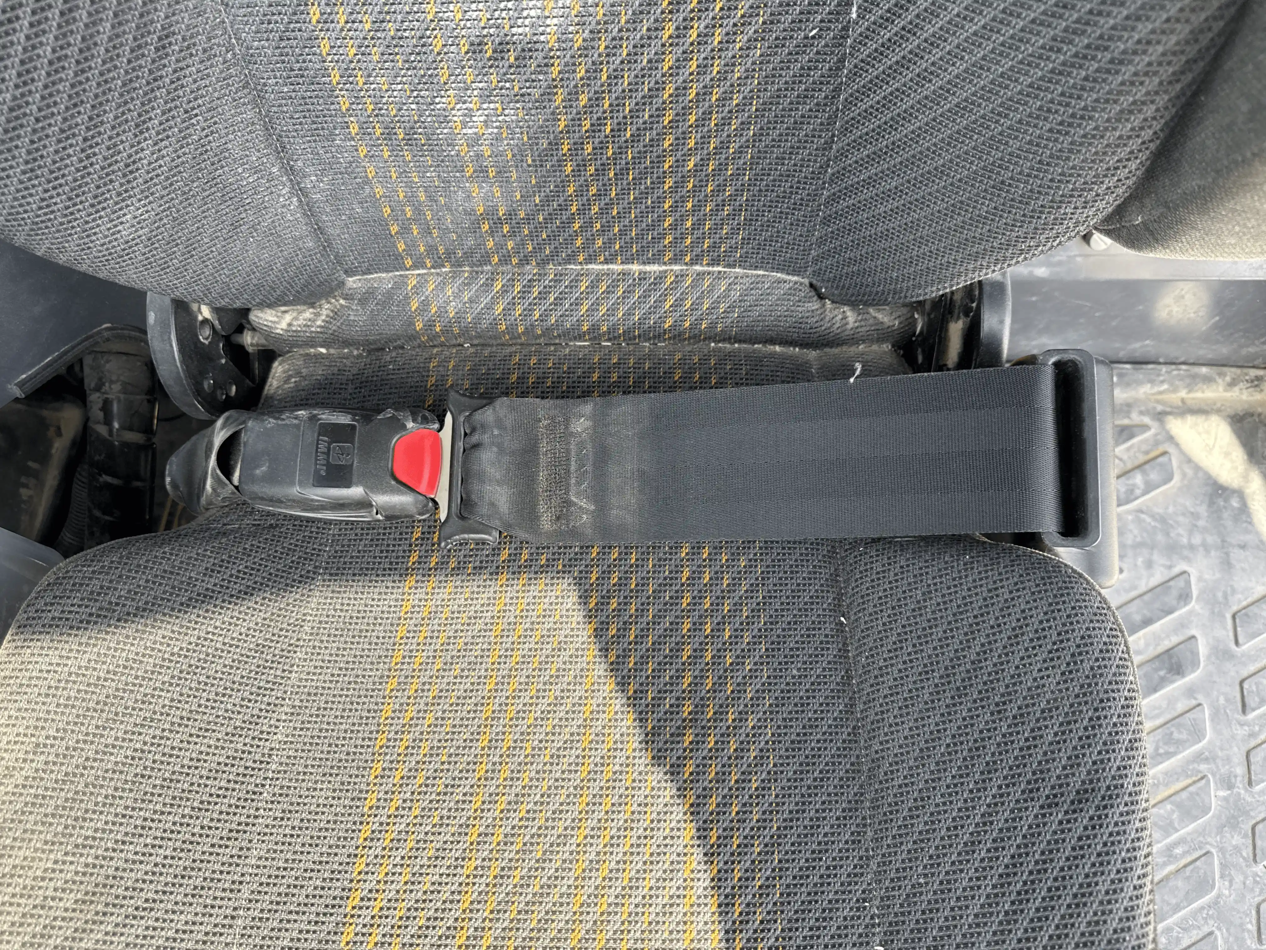 WHL-001-Komatsu-WA470-6R-wheel-loader-inspection-safety-seat-belt-1