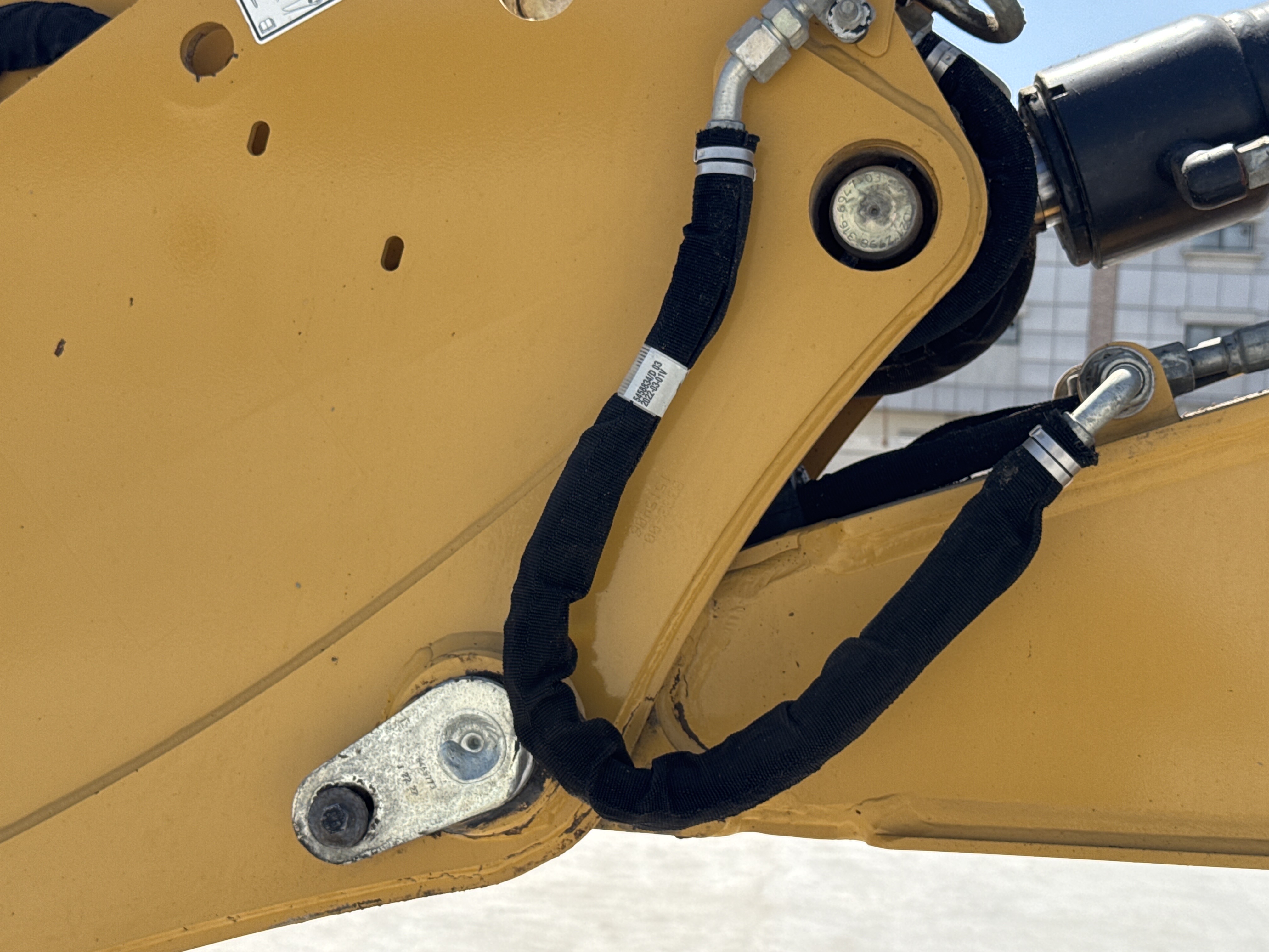 BHL-001-Cat-426F2-backhoe-loader-inspection-chassis-pin-and-bushings-boom-to-stick-1
