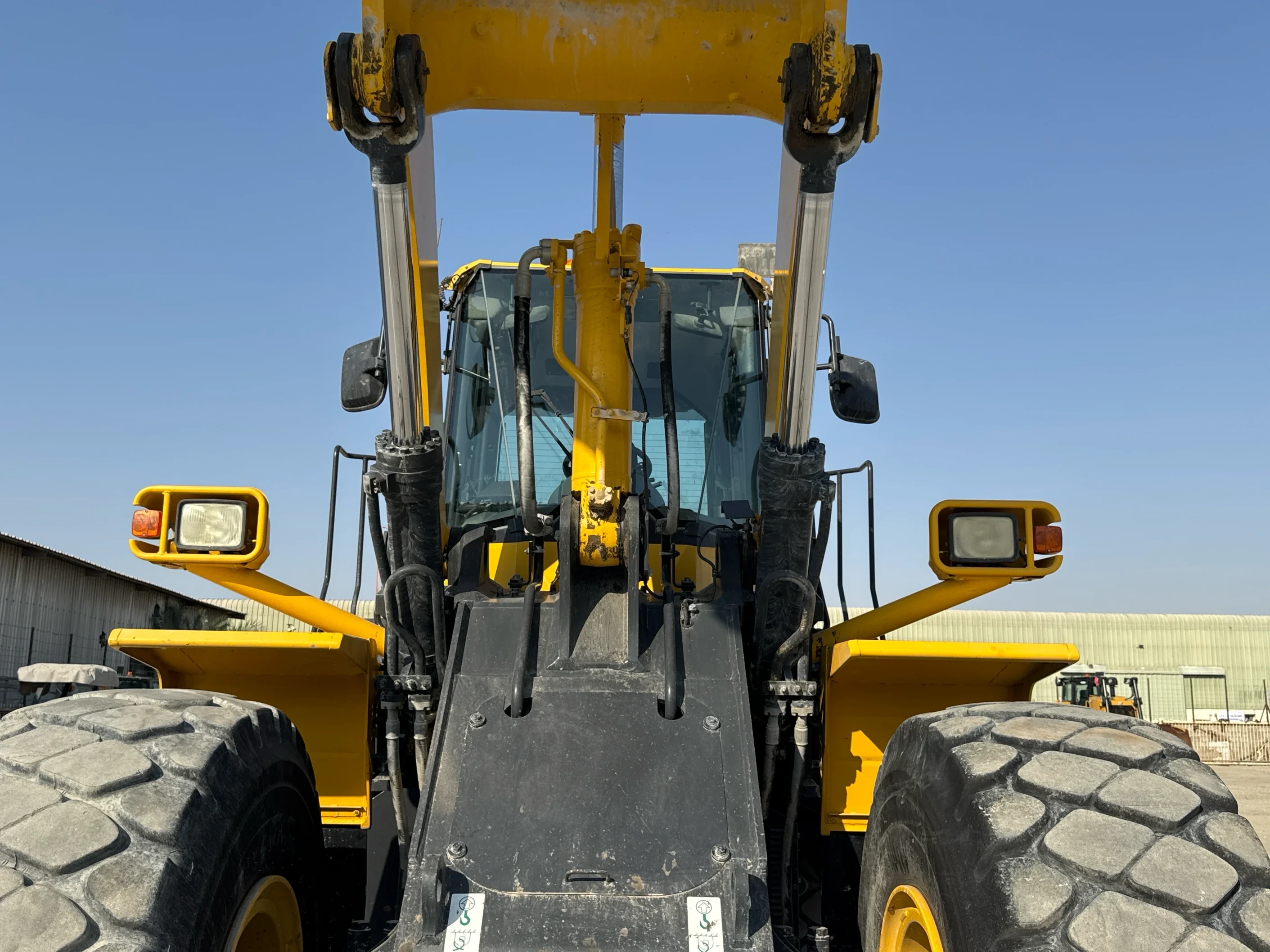 WHL-001-Komatsu-WA470-6R-wheel-loader-inspection-hydraulics-boom-lift-cylinder-1