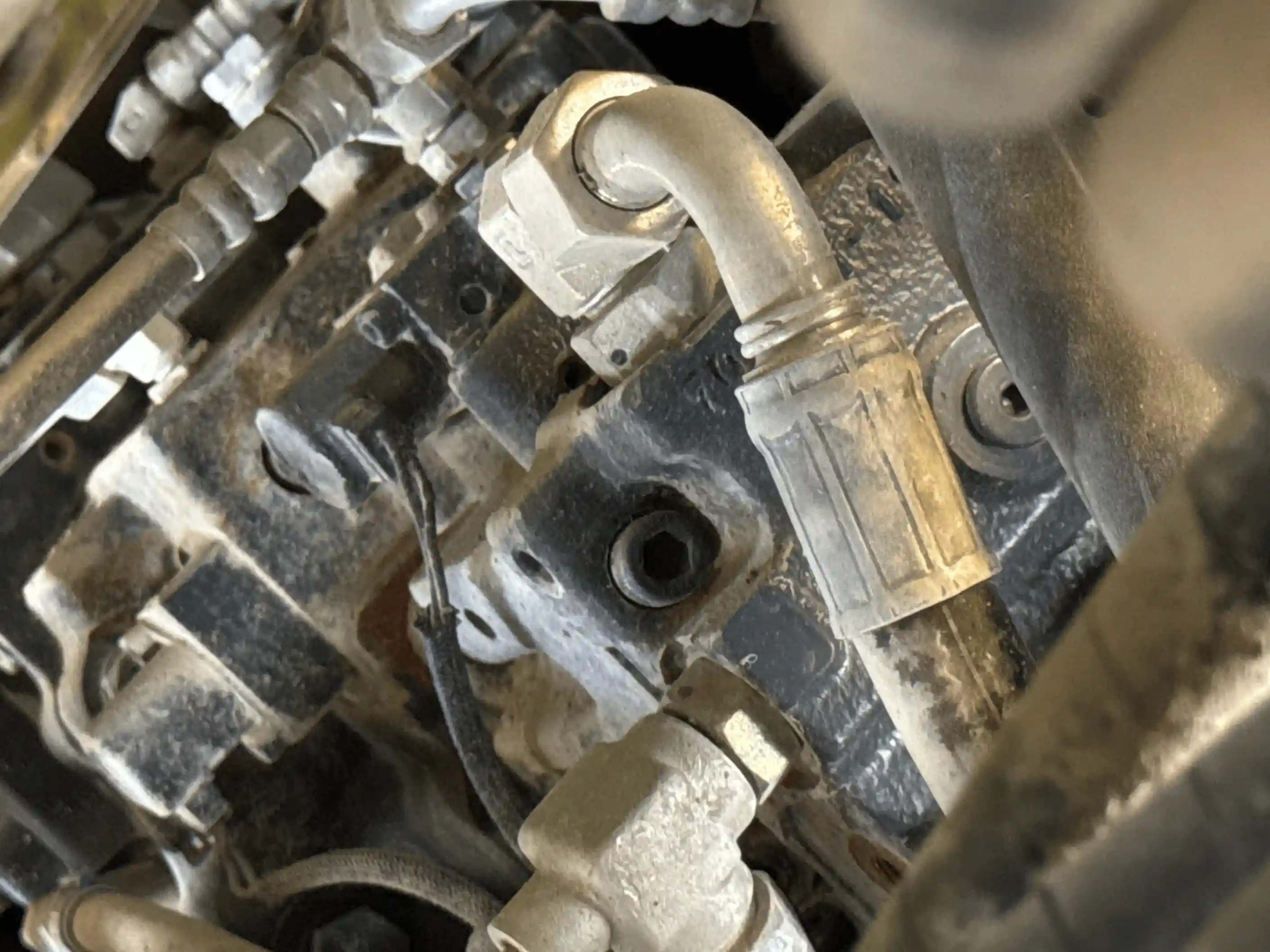 WHL-001-Komatsu-WA470-6R-wheel-loader-inspection-hydraulics-hydraulic-pump-2
