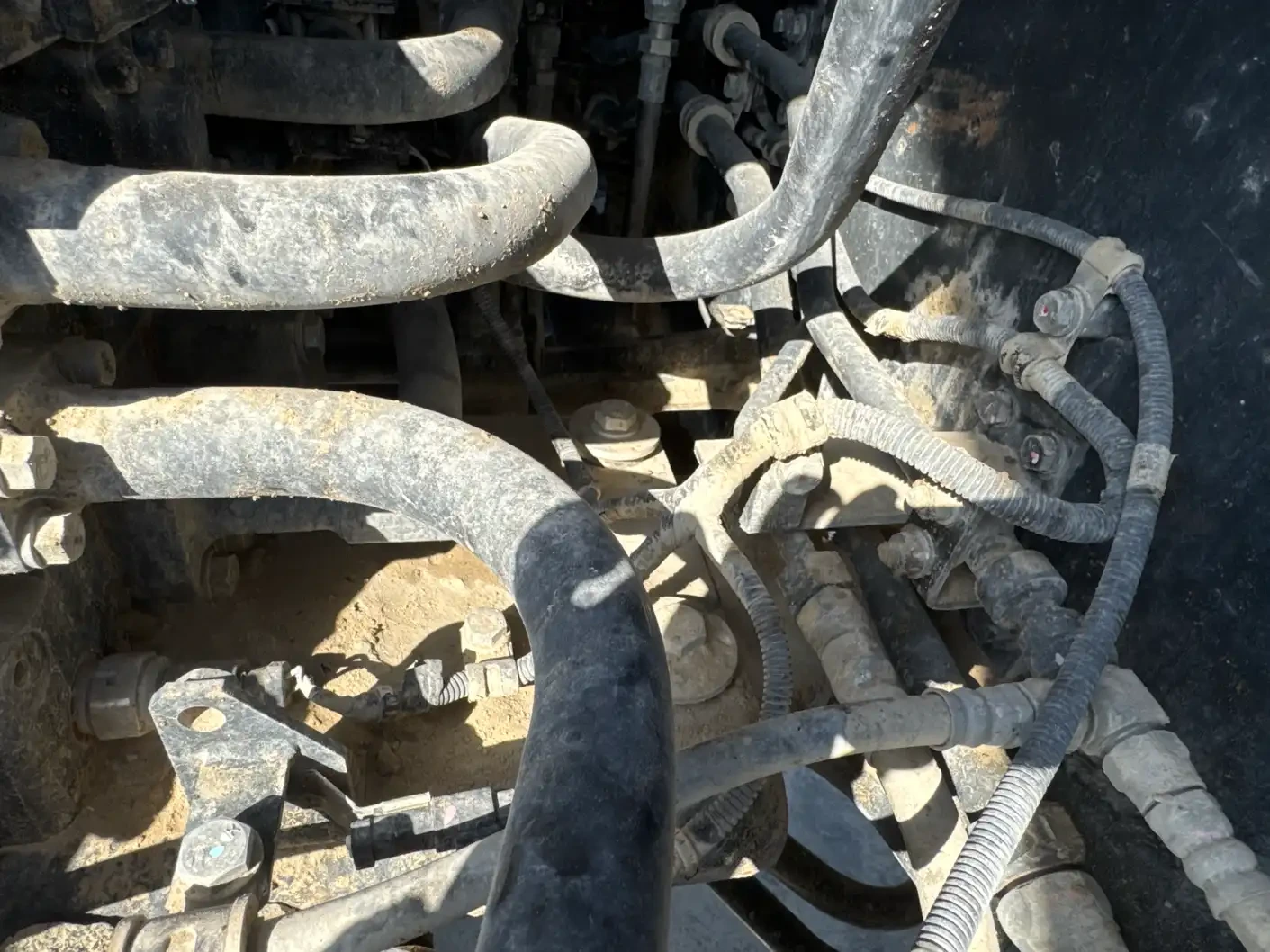 WHL-001-Komatsu-WA470-6R-wheel-loader-inspection-hydraulics-wiring-harness-2