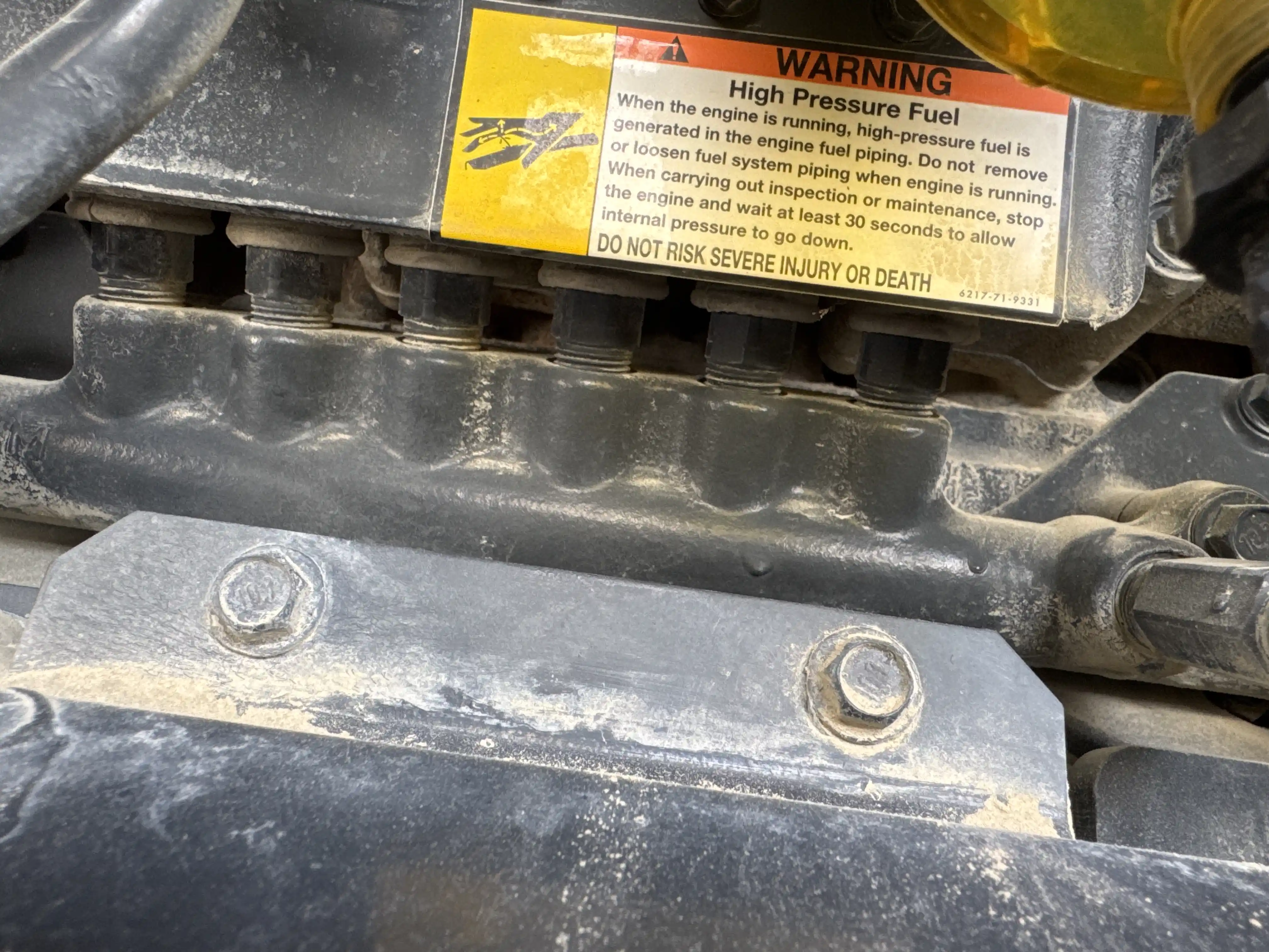 WHL-001-Komatsu-WA470-6R-wheel-loader-inspection-engine-fuel-leaks-1