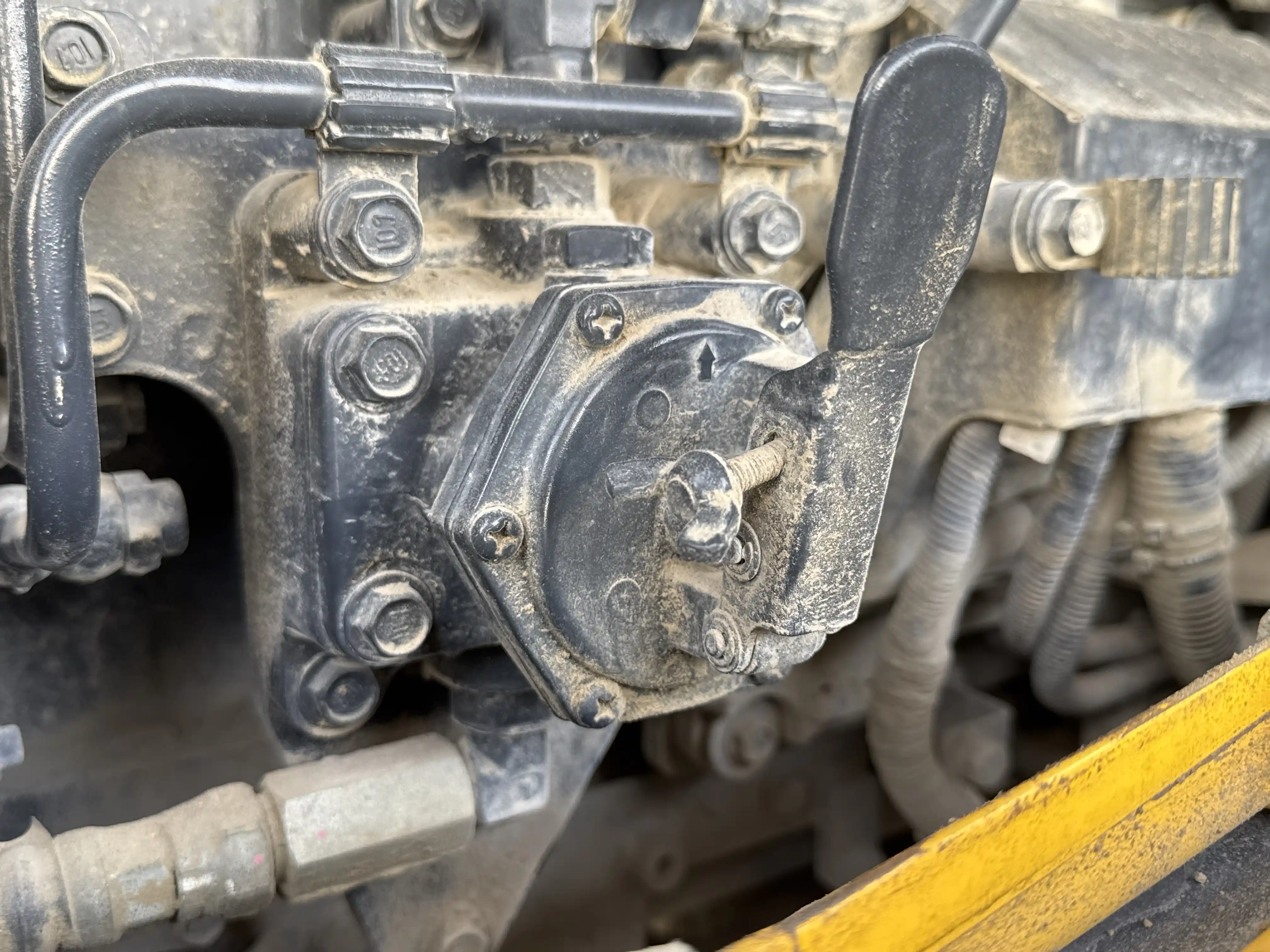 WHL-001-Komatsu-WA470-6R-wheel-loader-inspection-engine-fuel-leaks-2