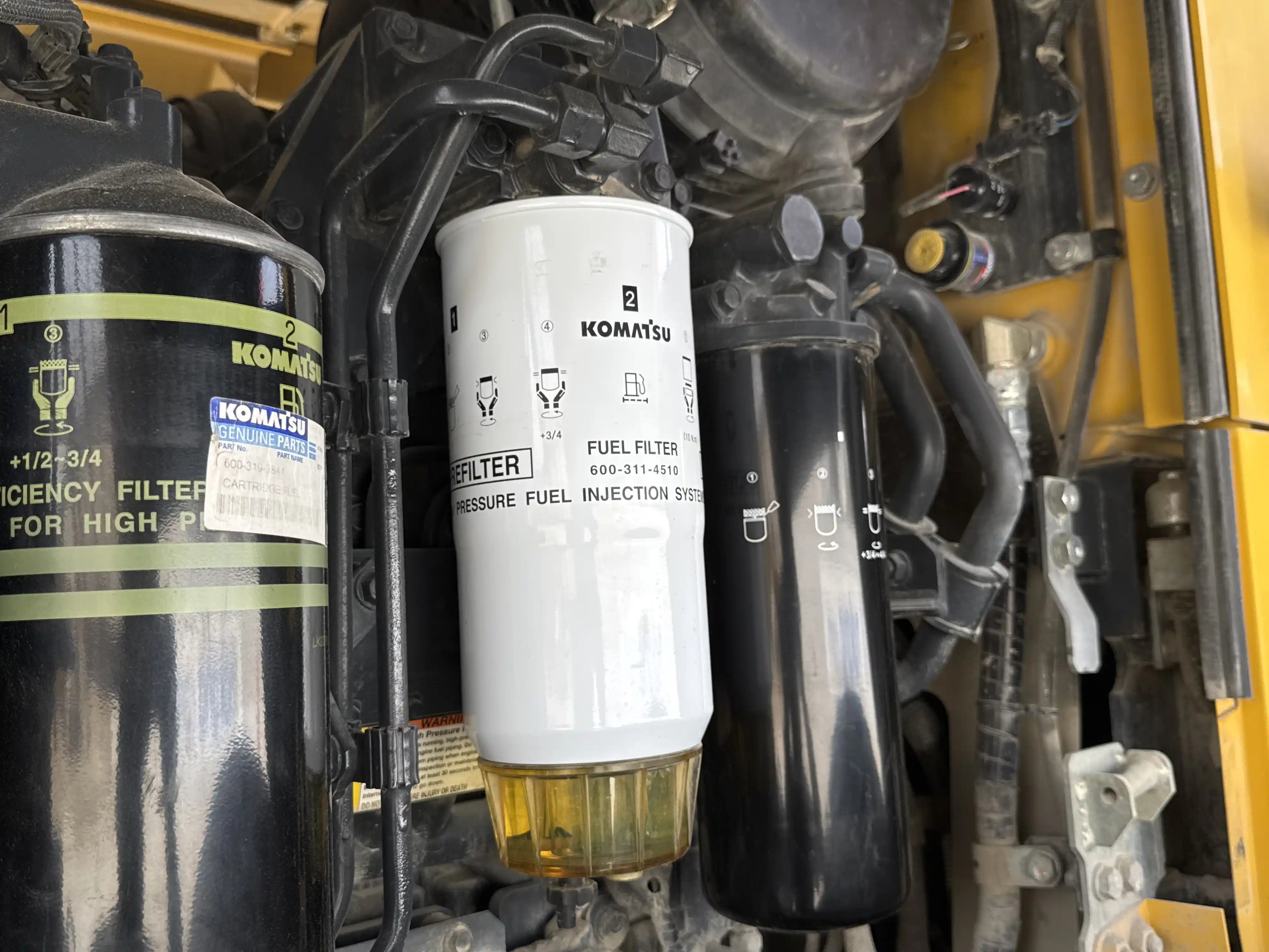 WHL-001-Komatsu-WA470-6R-wheel-loader-inspection-engine-fuel-leaks-4