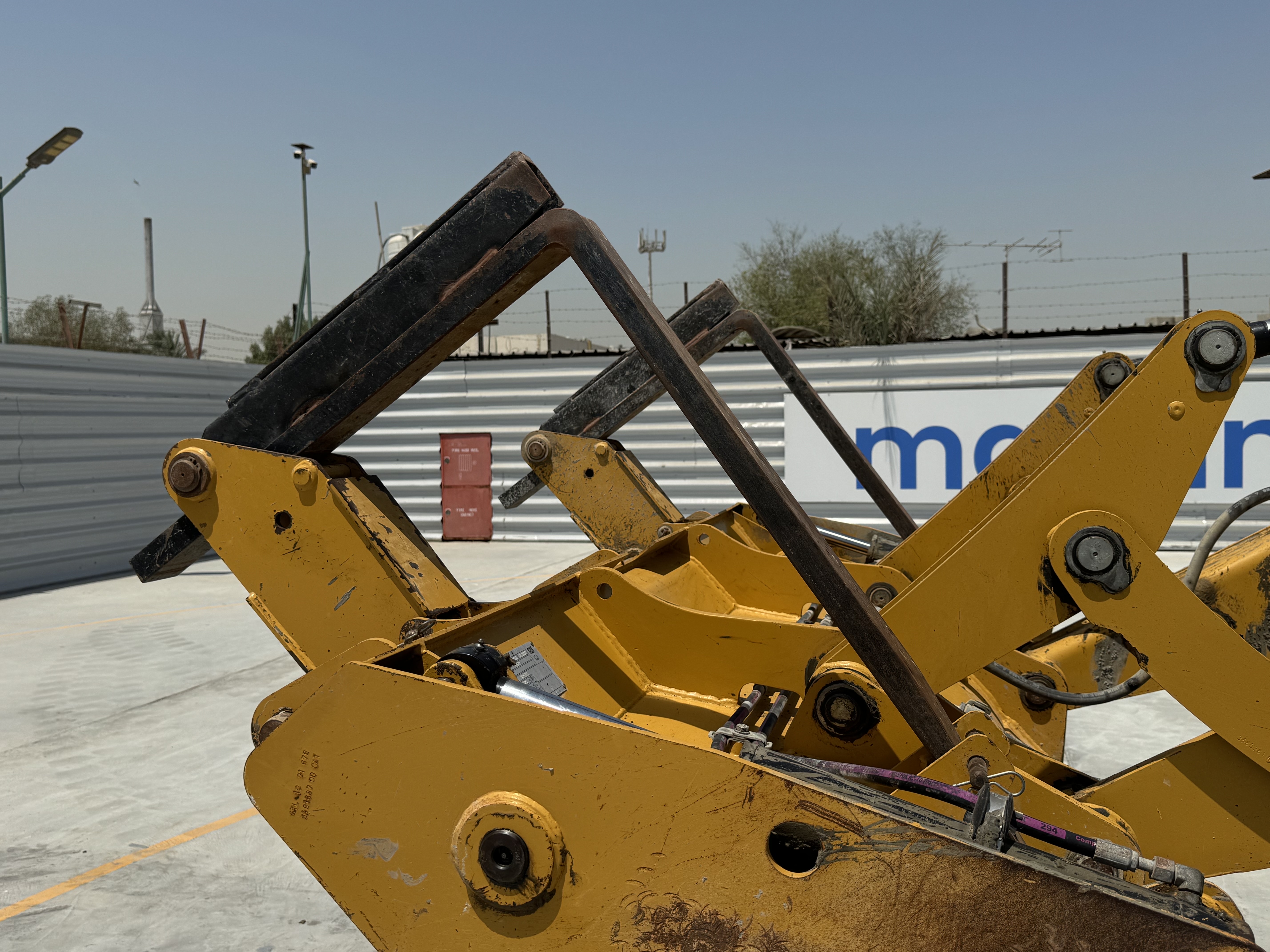 BHL-001-Cat-426F2-backhoe-loader-inspection-attachments-forks-1