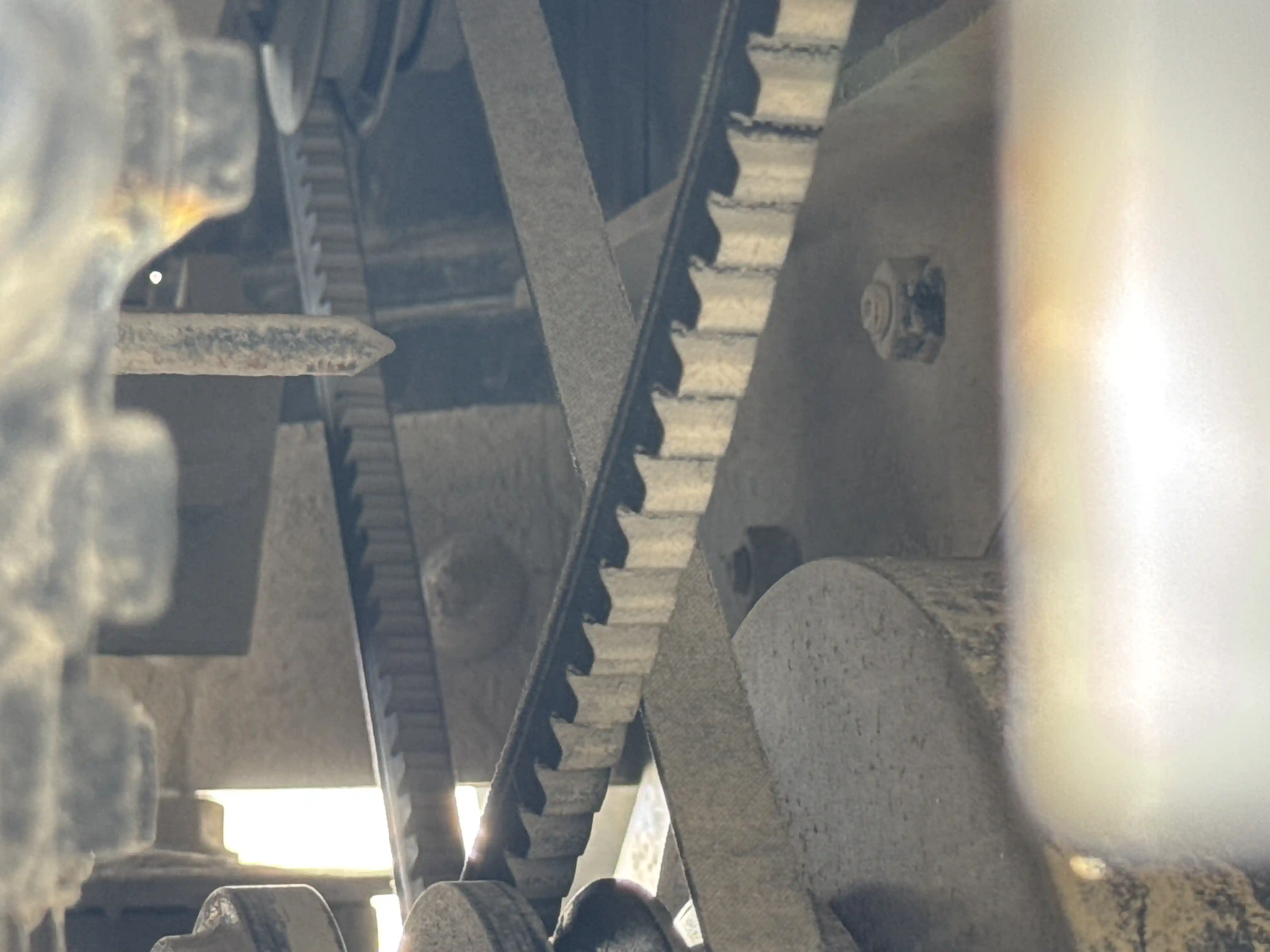 WHL-001-Komatsu-WA470-6R-wheel-loader-inspection-engine-belts-2