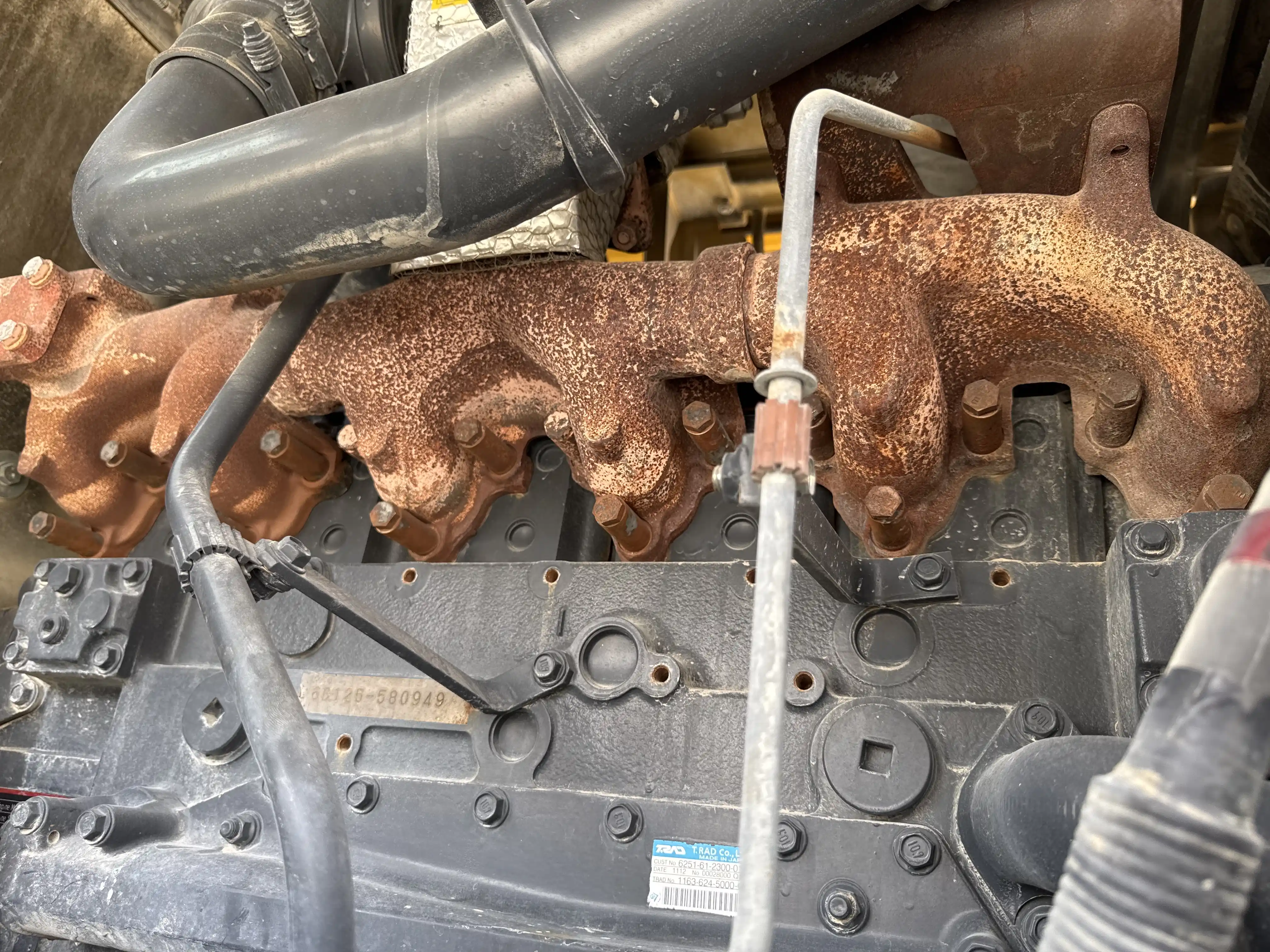 WHL-001-Komatsu-WA470-6R-wheel-loader-inspection-engine-exhaust-system-3