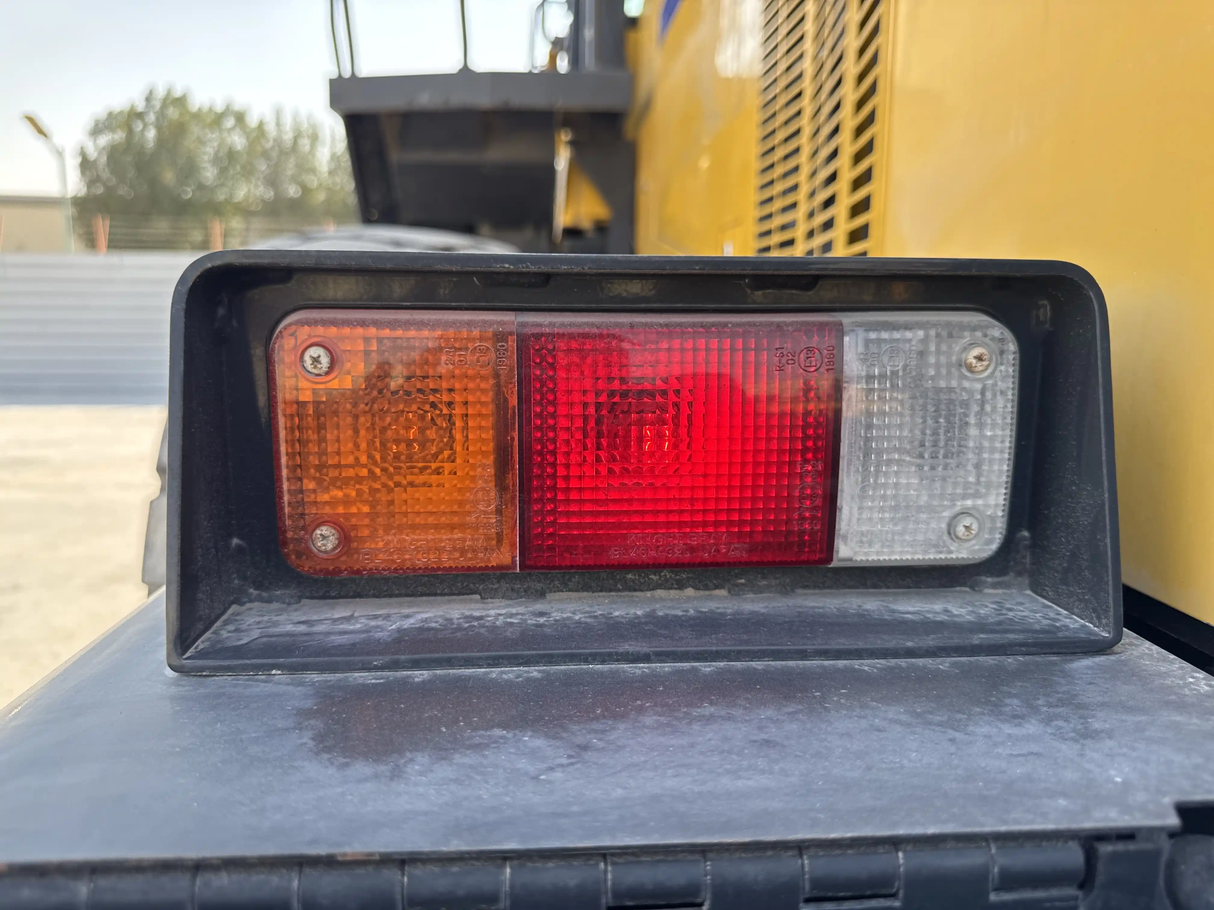 WHL-001-Komatsu-WA470-6R-wheel-loader-inspection-electronic-lights-and-signals-2