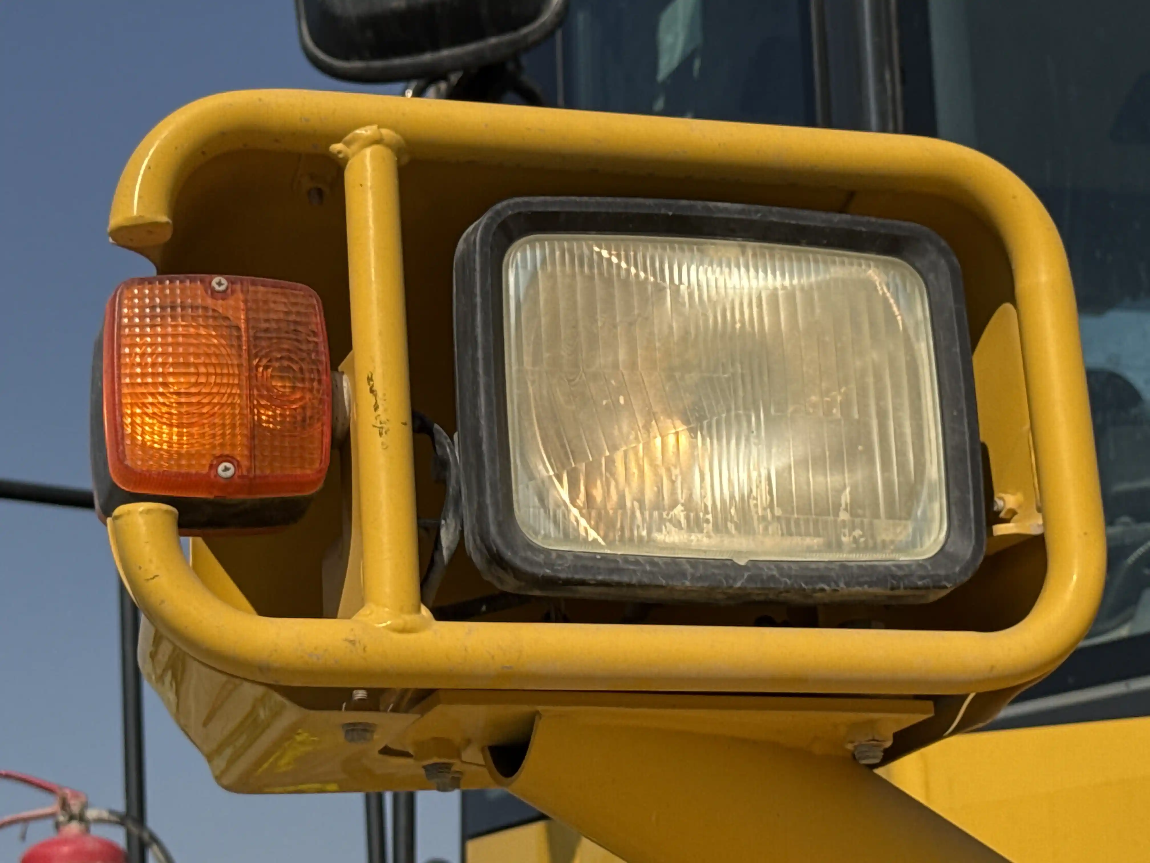 WHL-001-Komatsu-WA470-6R-wheel-loader-inspection-electronic-lights-and-signals-6