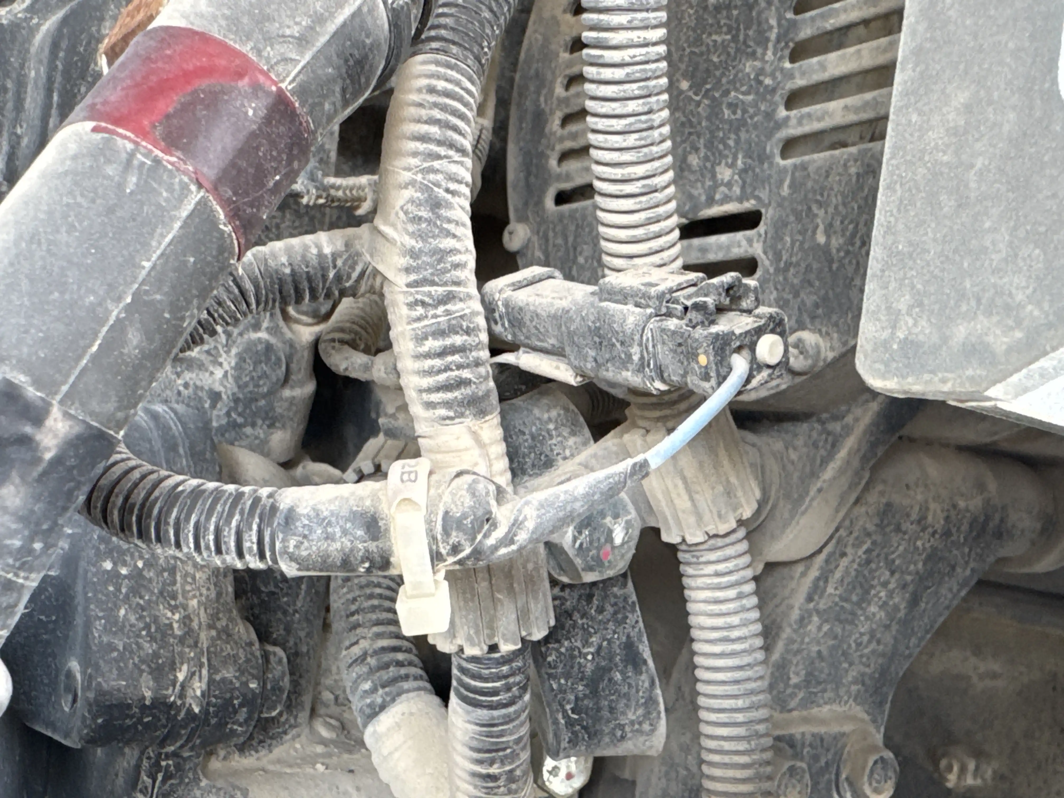 WHL-001-Komatsu-WA470-6R-wheel-loader-inspection-electronic-main-harness-2