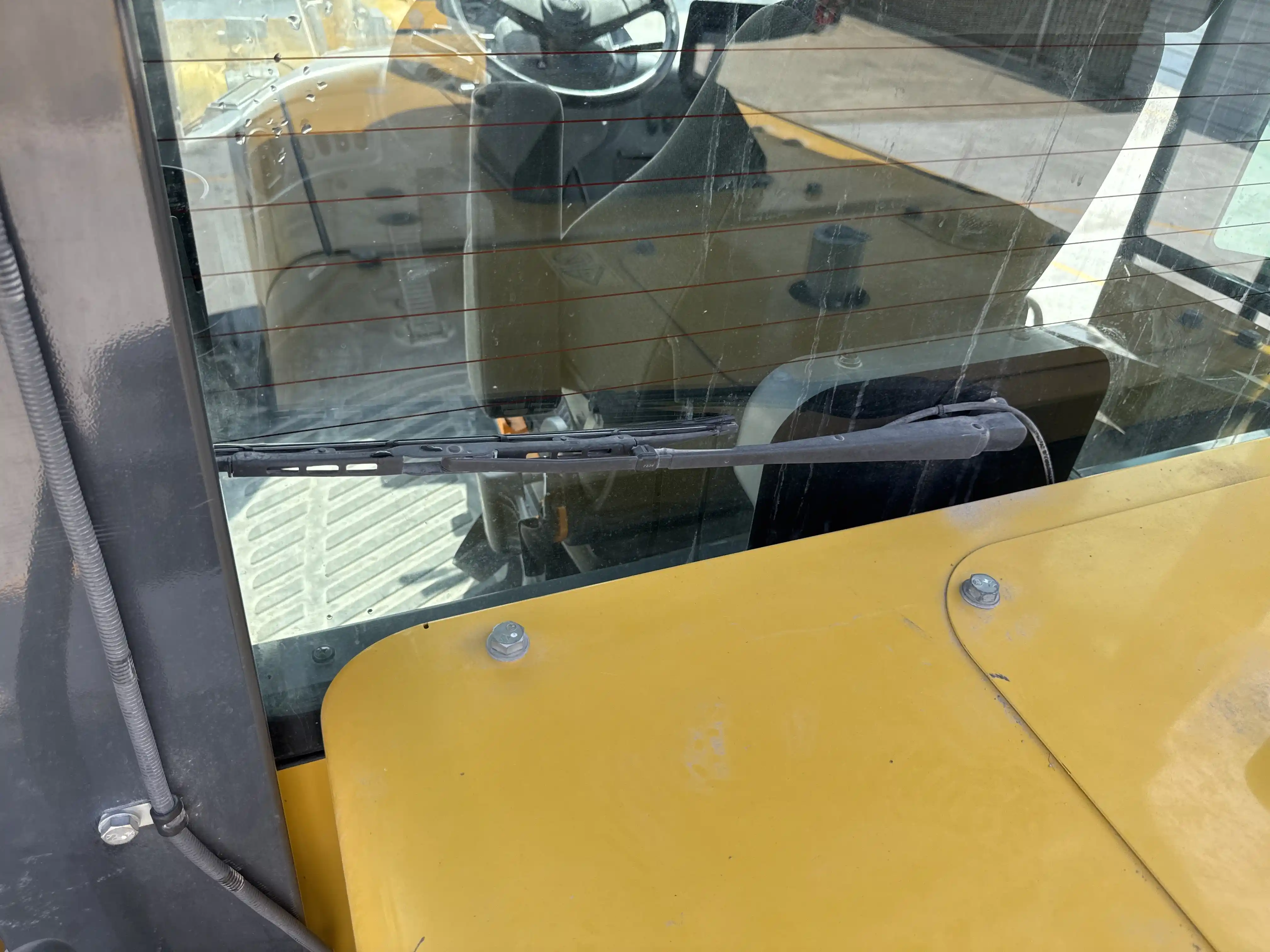 WHL-001-Komatsu-WA470-6R-wheel-loader-inspection-electronic-wipers-2