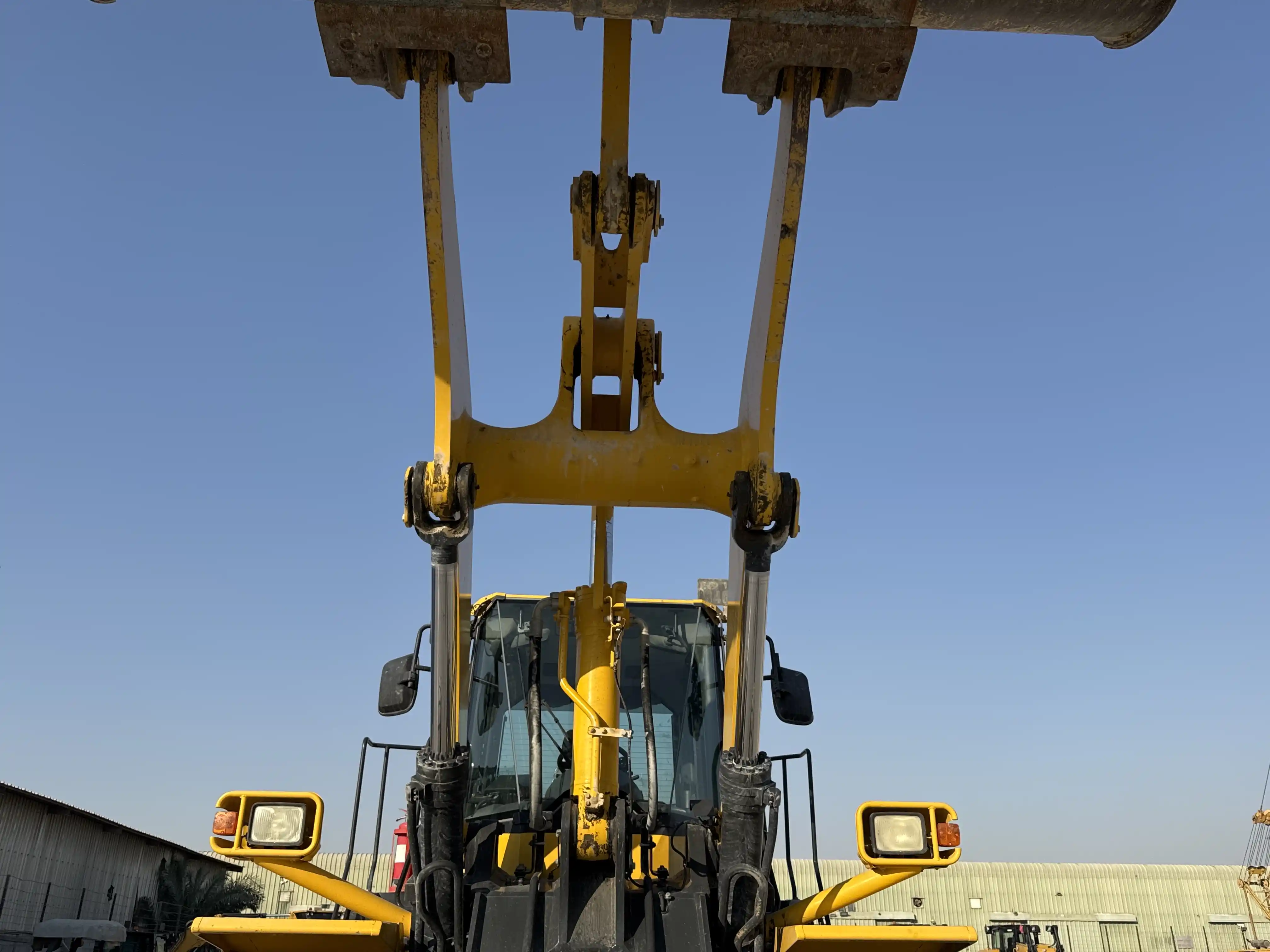 WHL-001-Komatsu-WA470-6R-wheel-loader-inspection-chassis-lift-arm-1