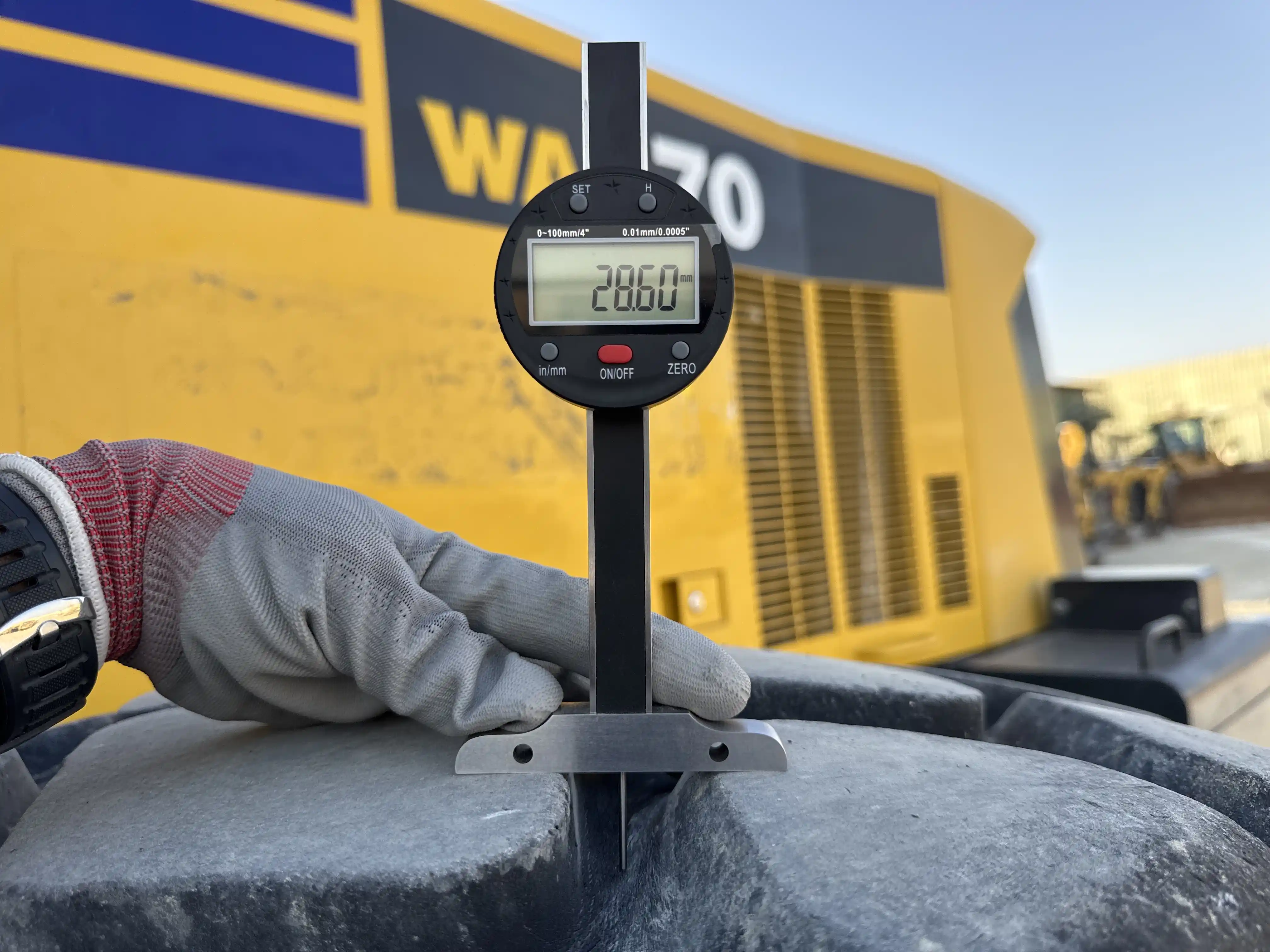 WHL-001-Komatsu-WA470-6R-wheel-loader-inspection-chassis-left-rear-tire-tread-depth