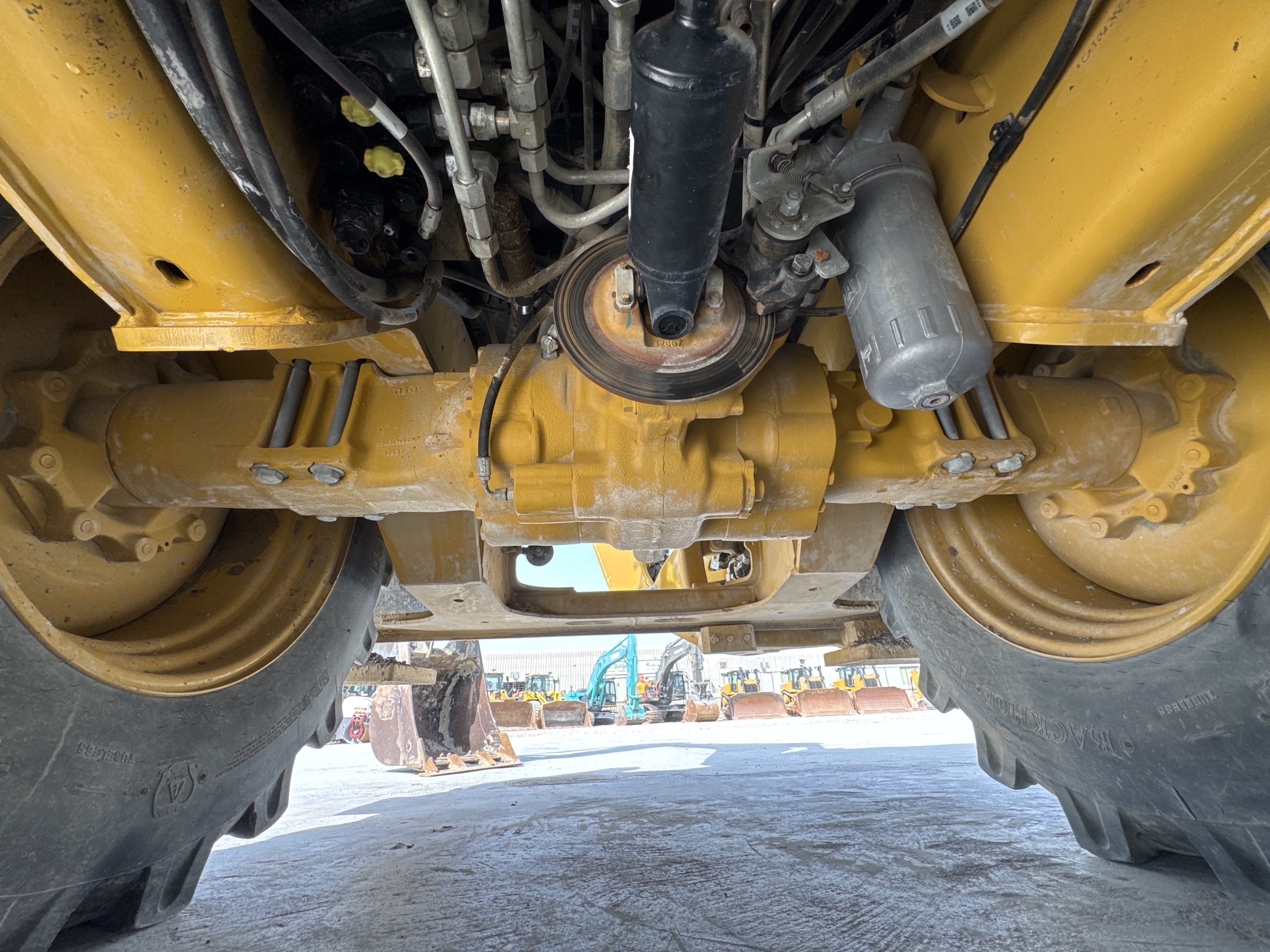 BHL-001-Cat-426F2-backhoe-loader-inspection-drive-system-axle-housing-2
