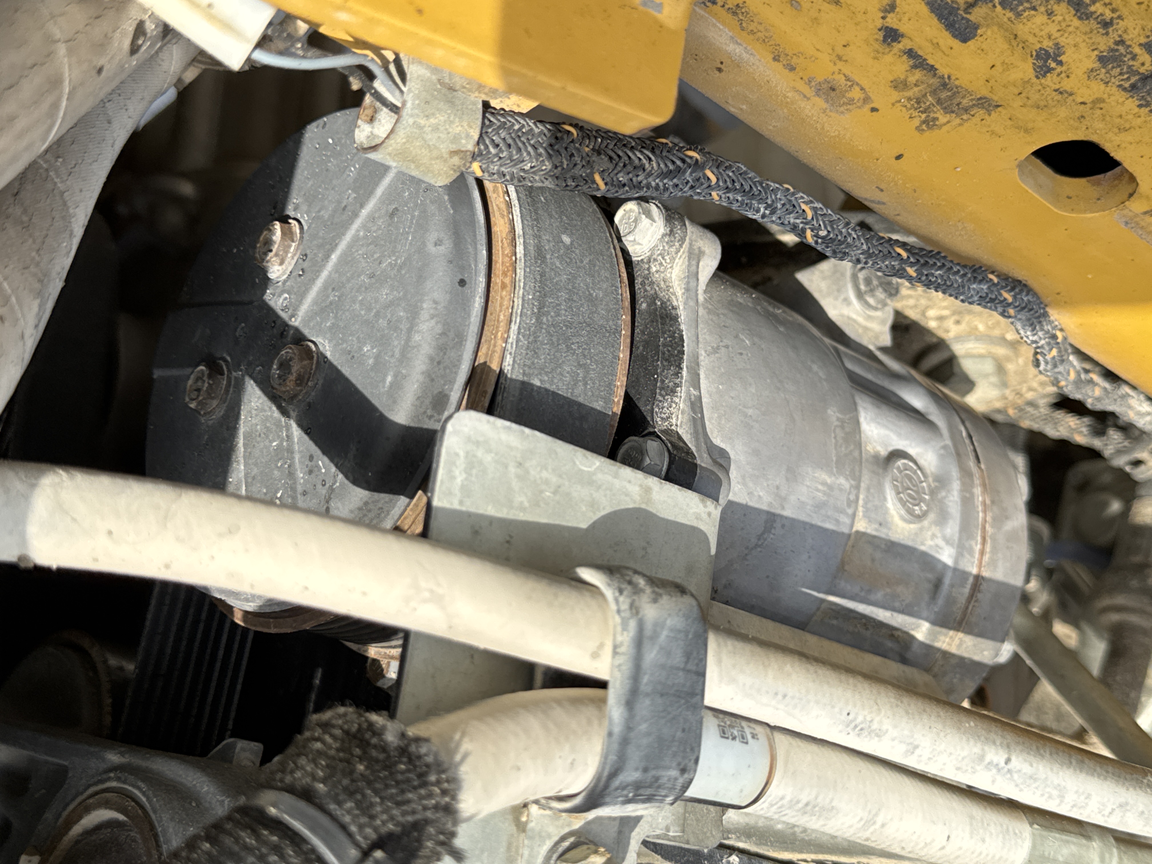 BHL-001-Cat-426F2-backhoe-loader-inspection-air-conditioning-AC-compressor-2