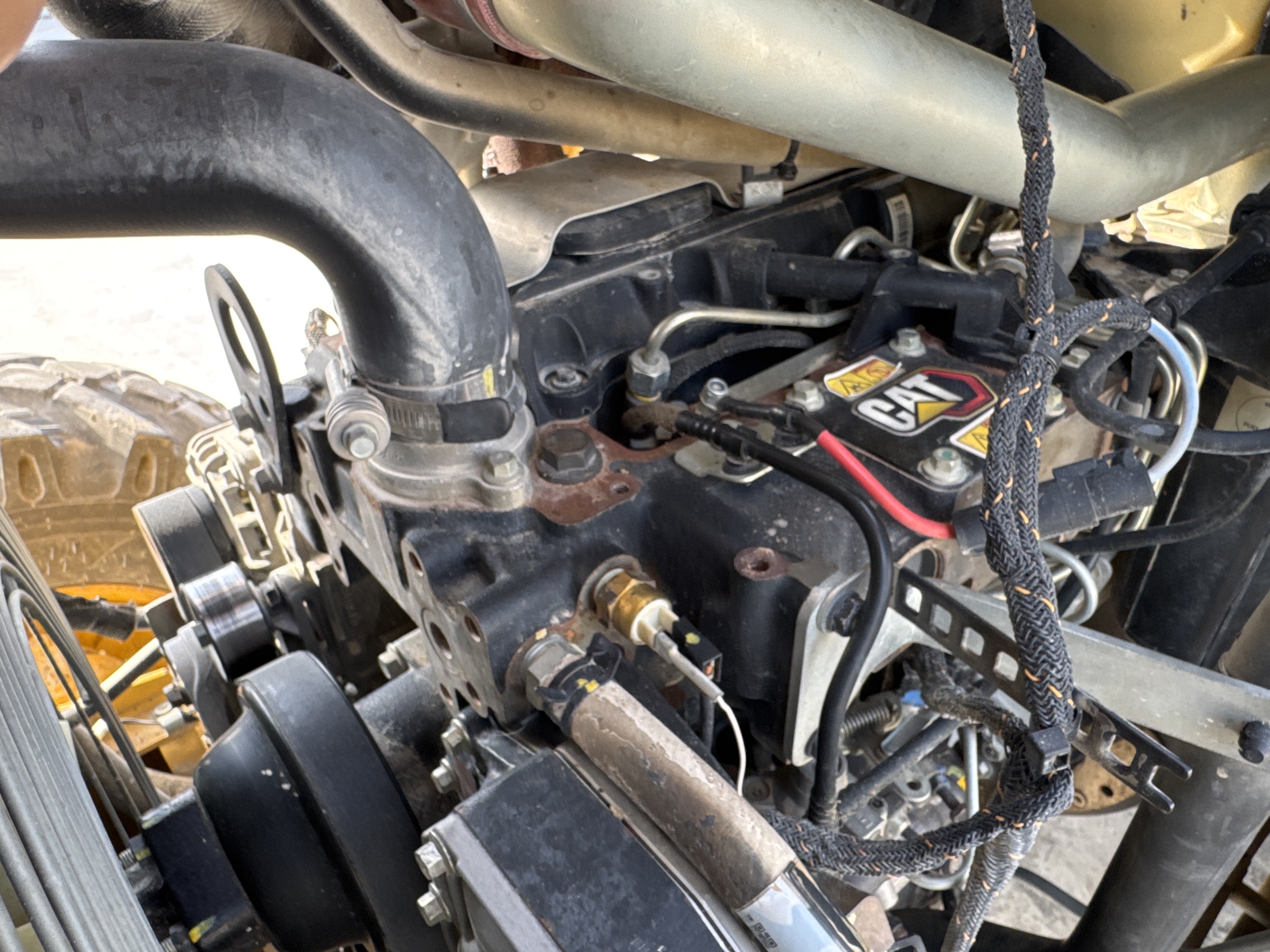 BHL-001-Cat-426F2-backhoe-loader-inspection-engine-engine-oil-leaks-4