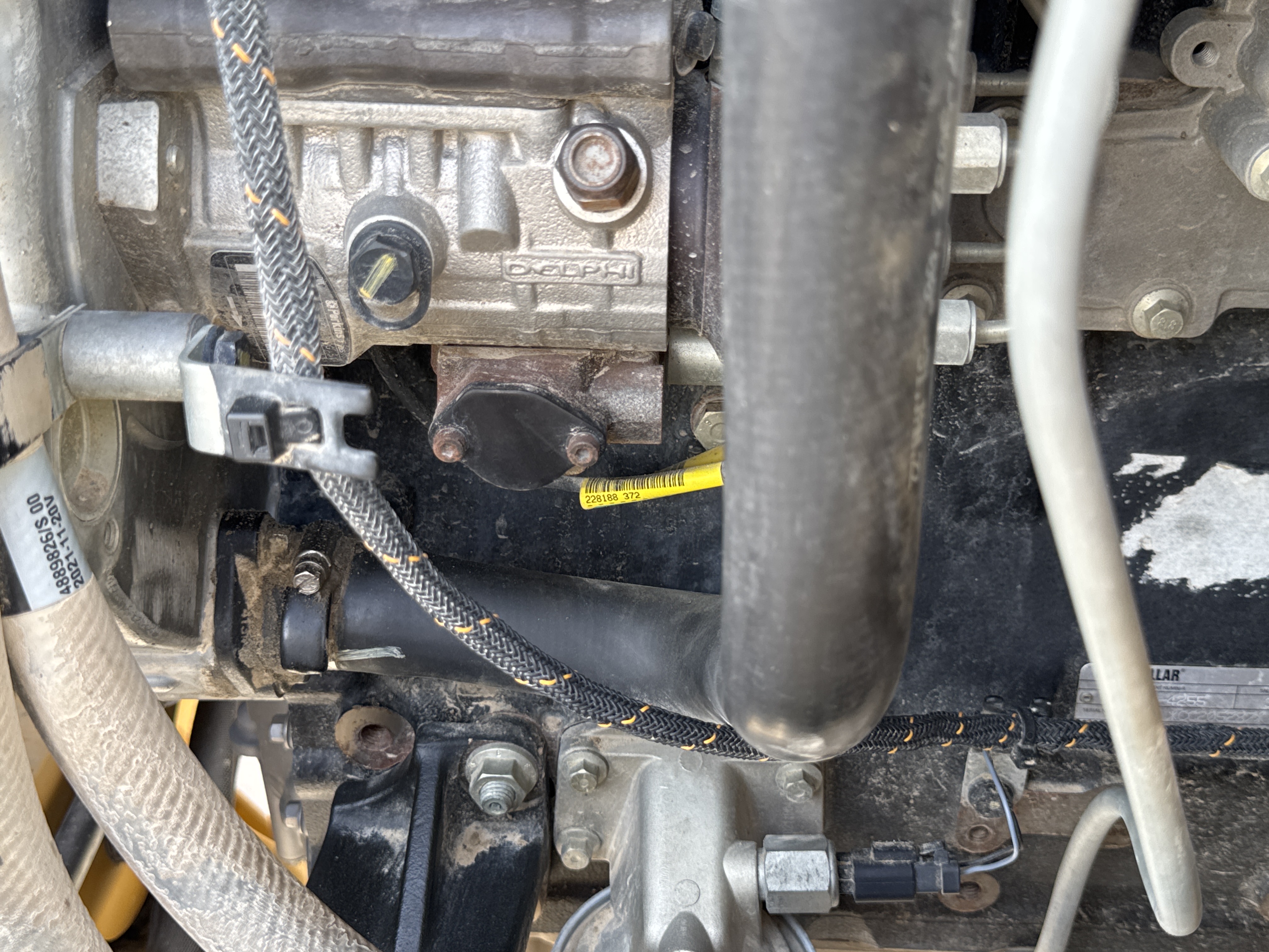 BHL-001-Cat-426F2-backhoe-loader-inspection-engine-hoses-2