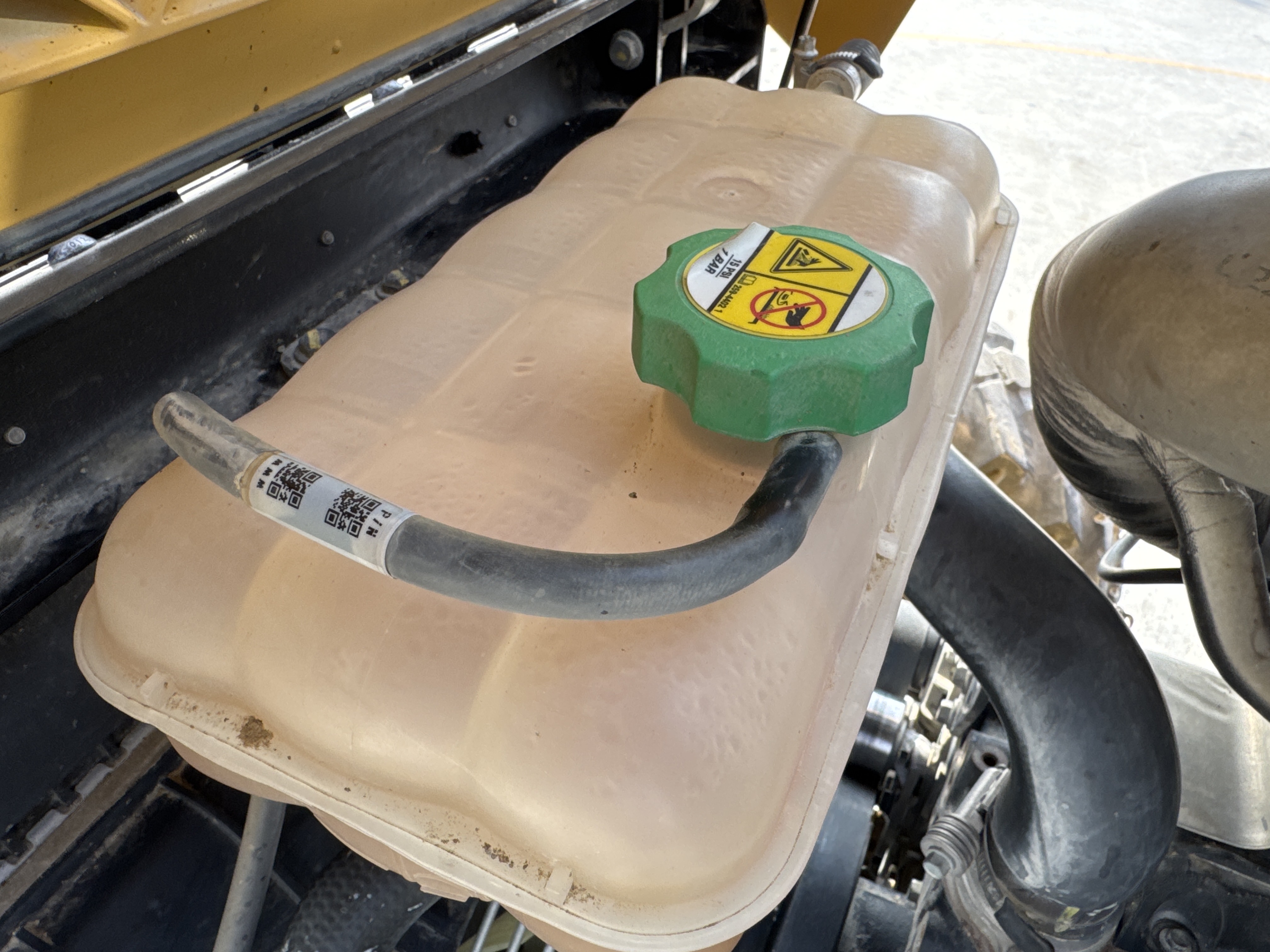 BHL-001-Cat-426F2-backhoe-loader-inspection-engine-radiator-condenser-intercooler-hydraulic cooler-5