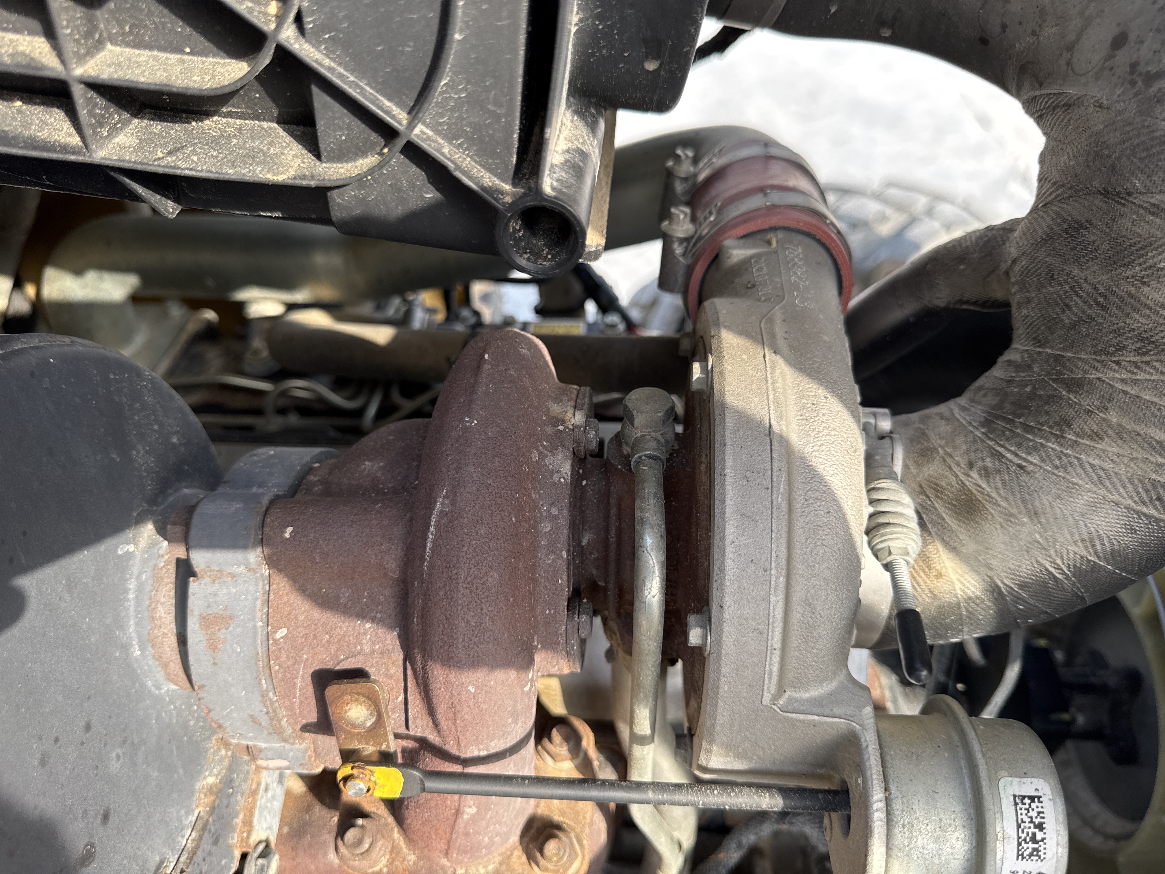 BHL-001-Cat-426F2-backhoe-loader-inspection-engine-turbo-2