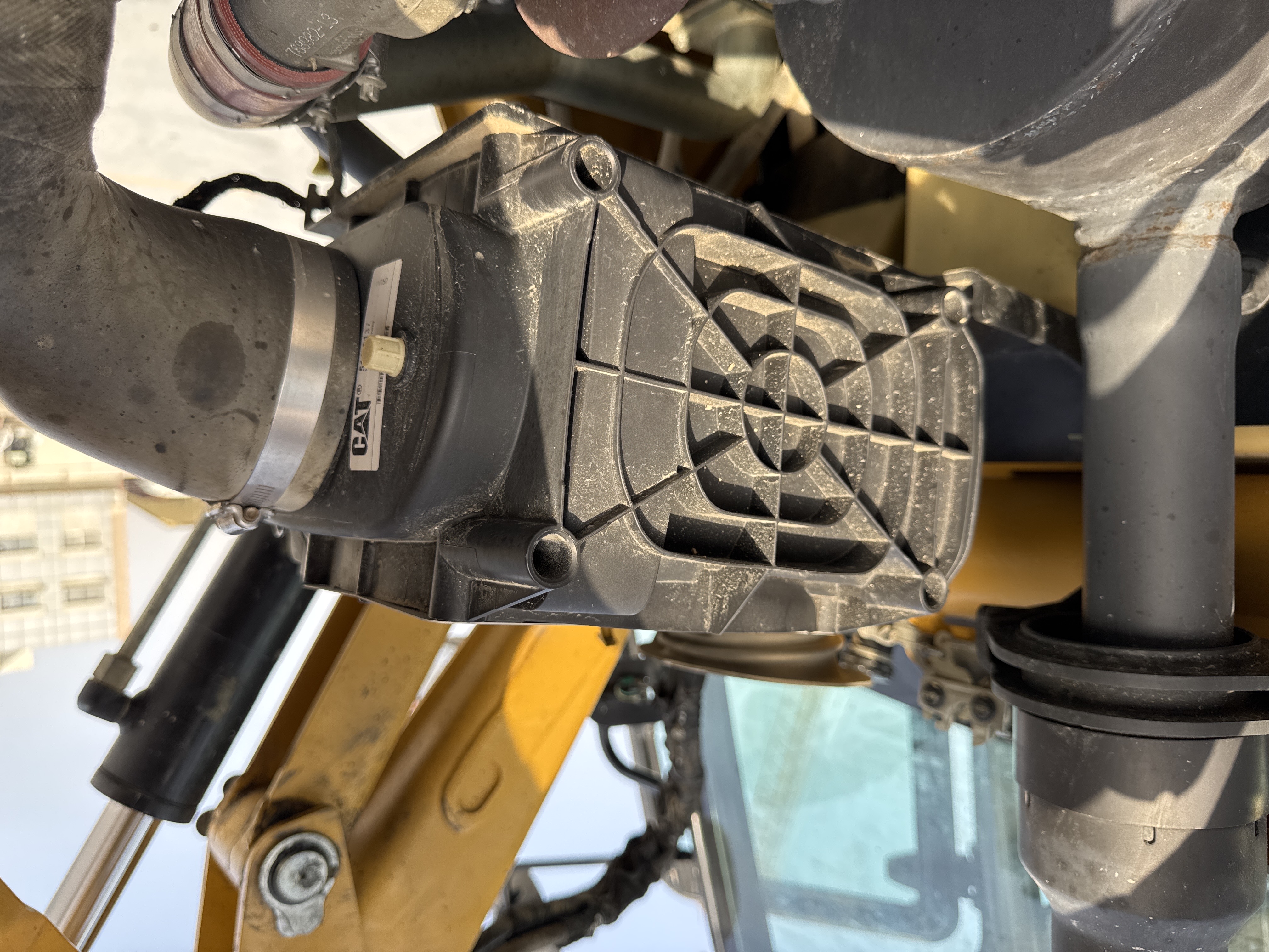 BHL-001-Cat-426F2-backhoe-loader-inspection-engine-air-intake-system-1