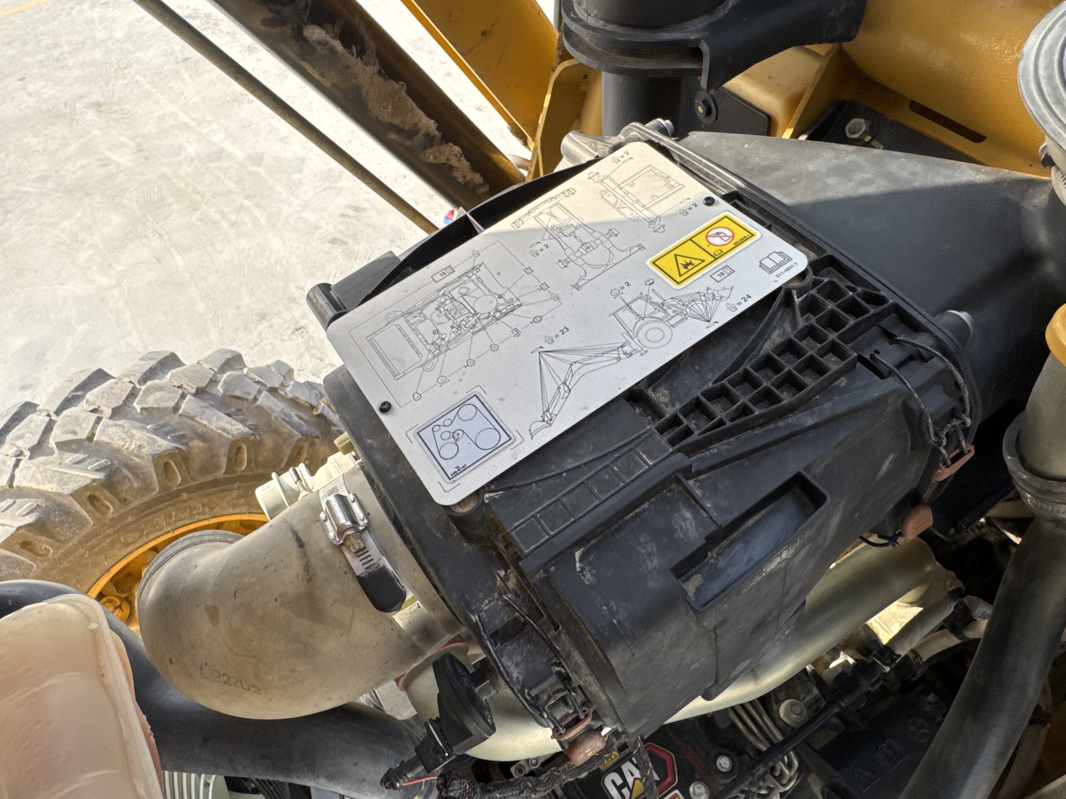 BHL-001-Cat-426F2-backhoe-loader-inspection-engine-air-intake-system-3