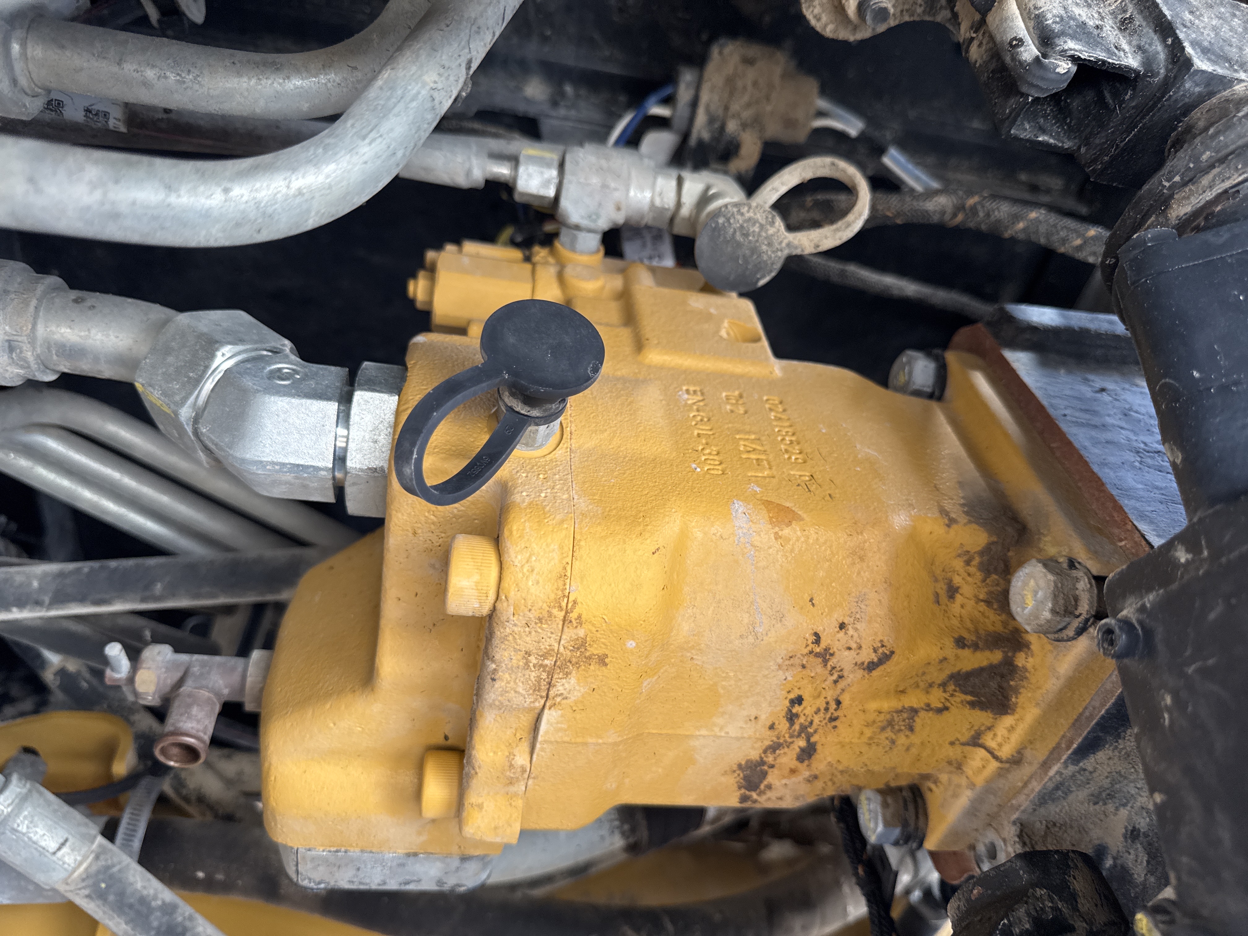 BHL-001-Cat-426F2-backhoe-loader-inspection-hydraulics-hydraulic-pump-2