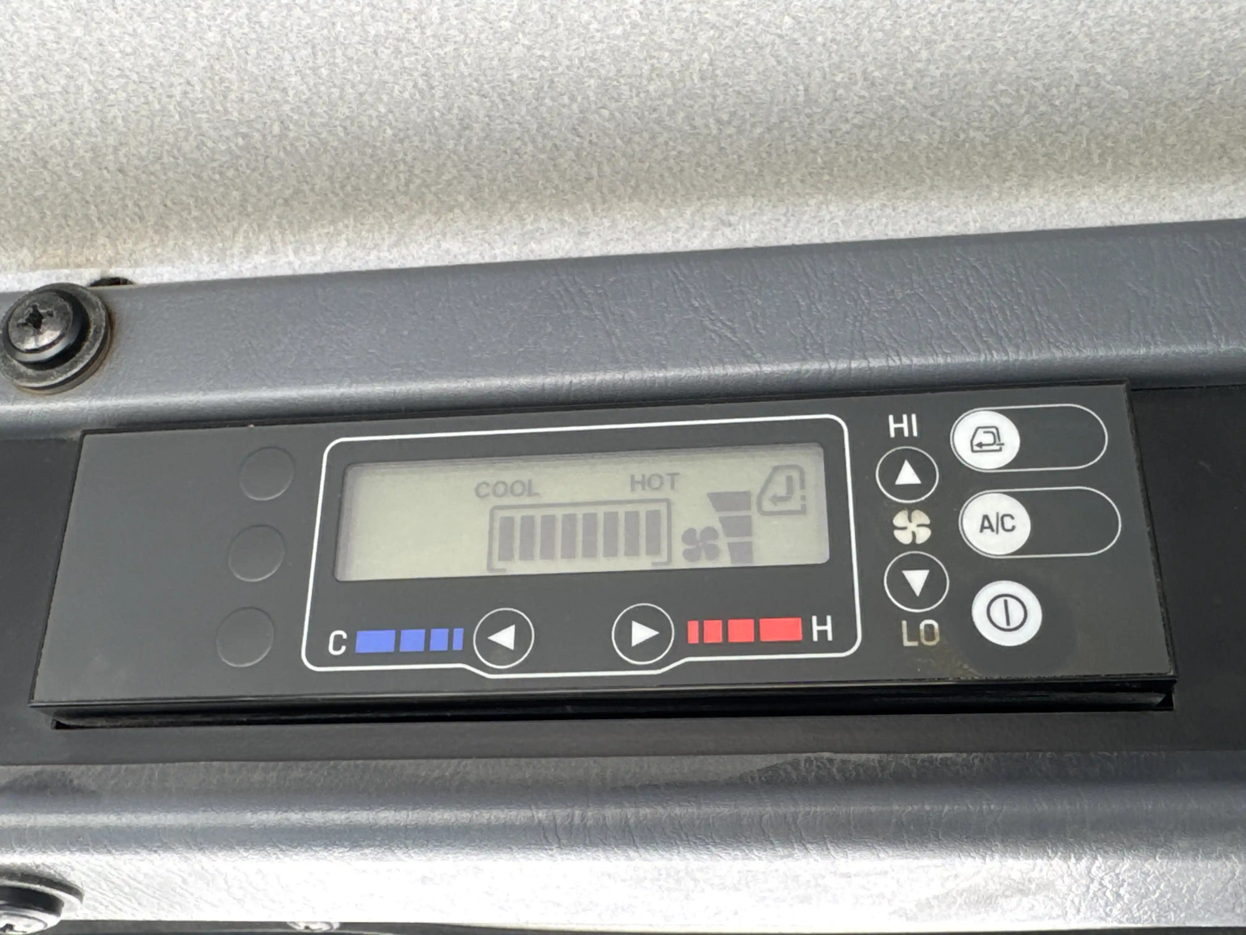 WHL-001-Komatsu-WA470-6R-wheel-loader-inspection-air-conditioning-heating-system-1