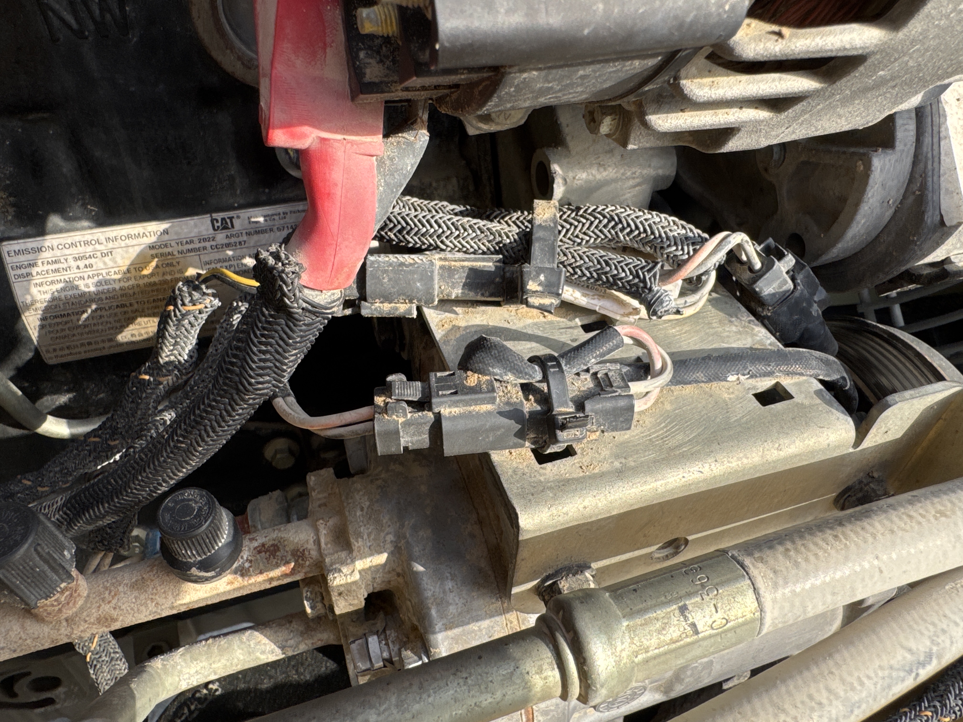 BHL-001-Cat-426F2-backhoe-loader-inspection-electronic-main-harness-1