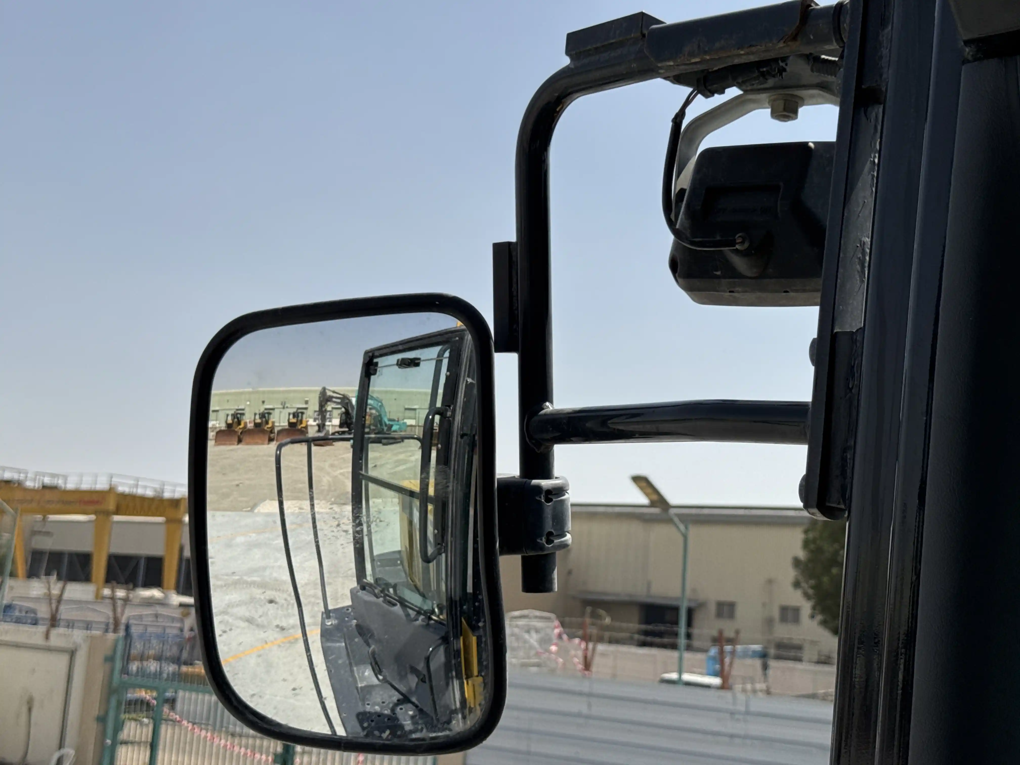 WHL-001-Komatsu-WA470-6R-wheel-loader-inspection-cabin-mirrors-2