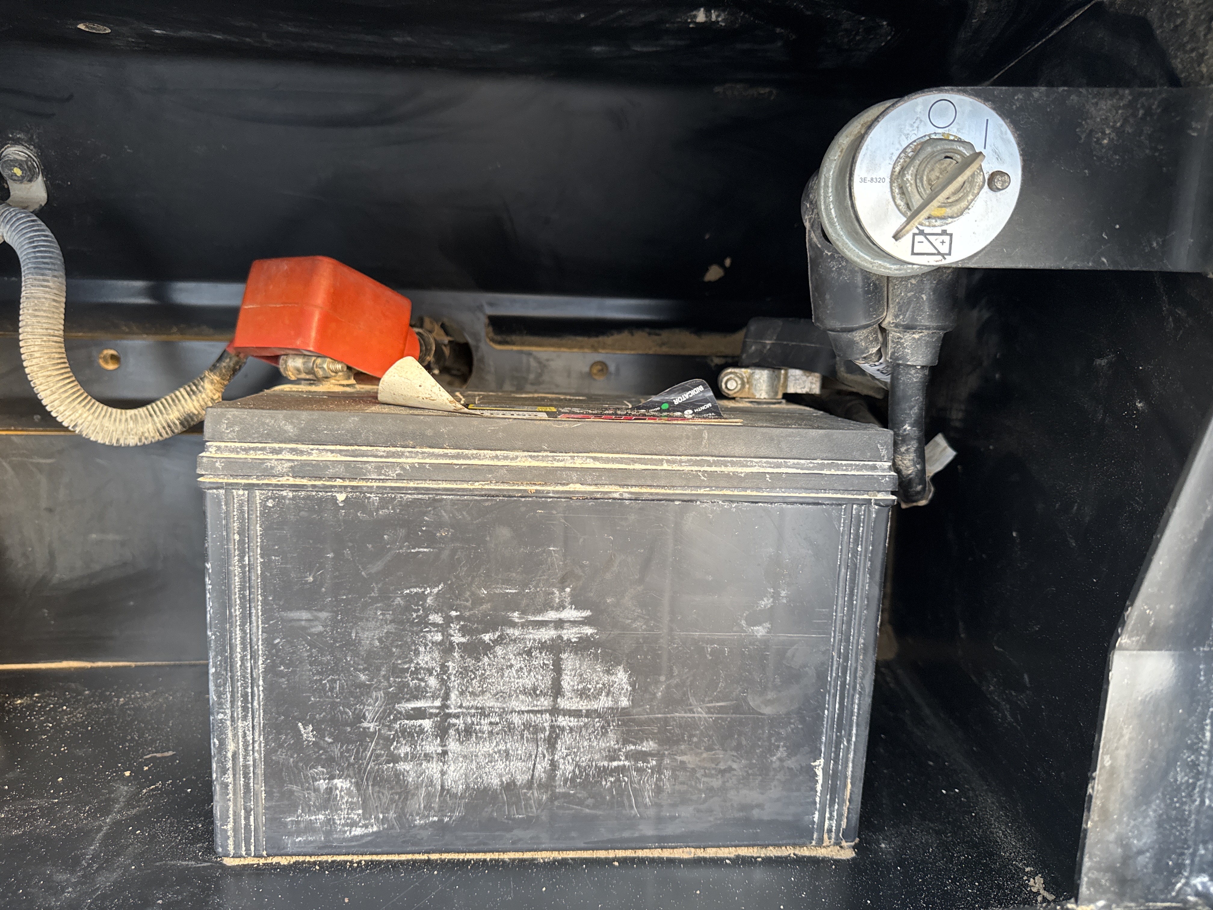BHL-001-Cat-426F2-backhoe-loader-inspection-electronic-battery-1