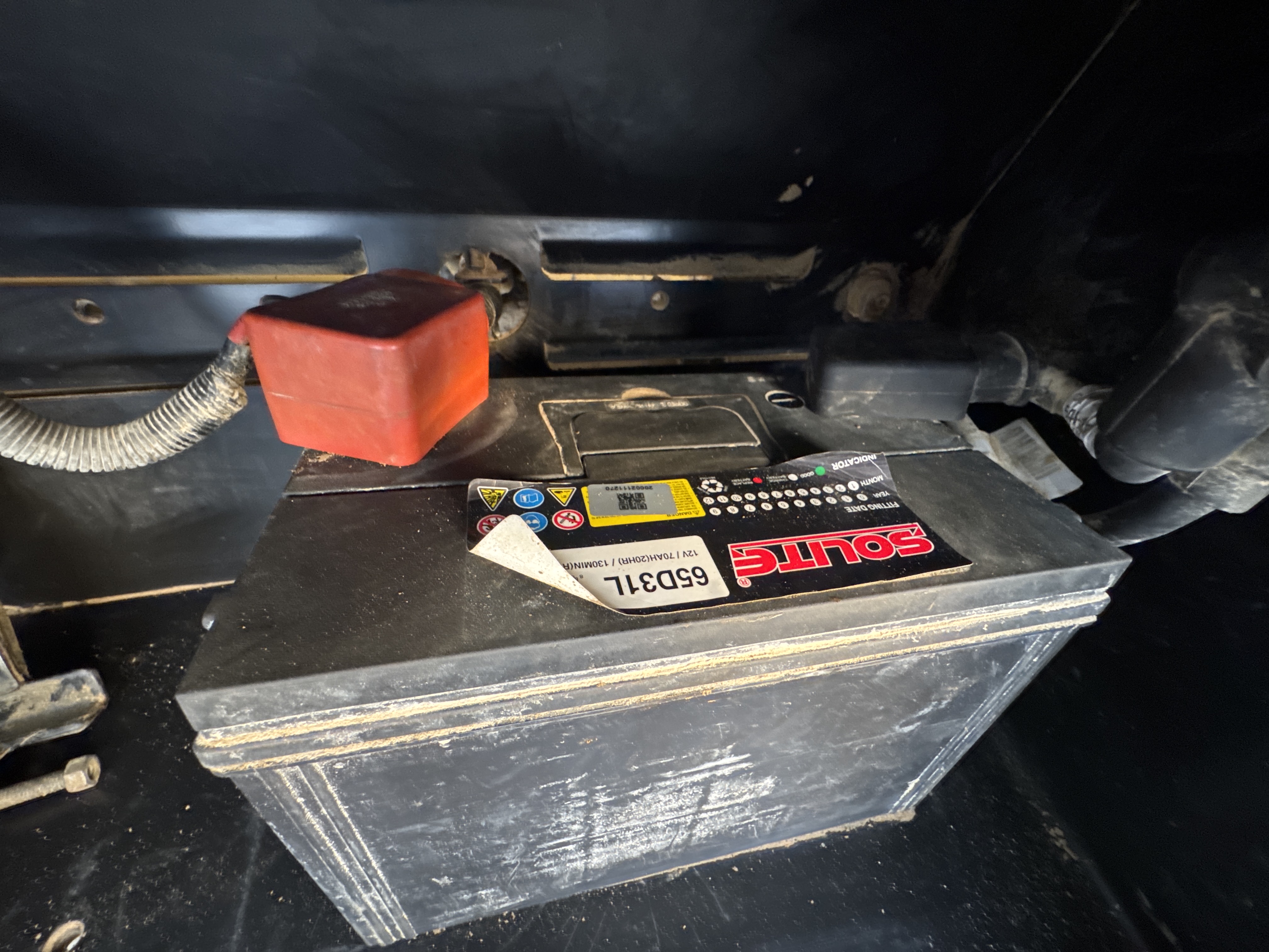 BHL-001-Cat-426F2-backhoe-loader-inspection-electronic-battery-2