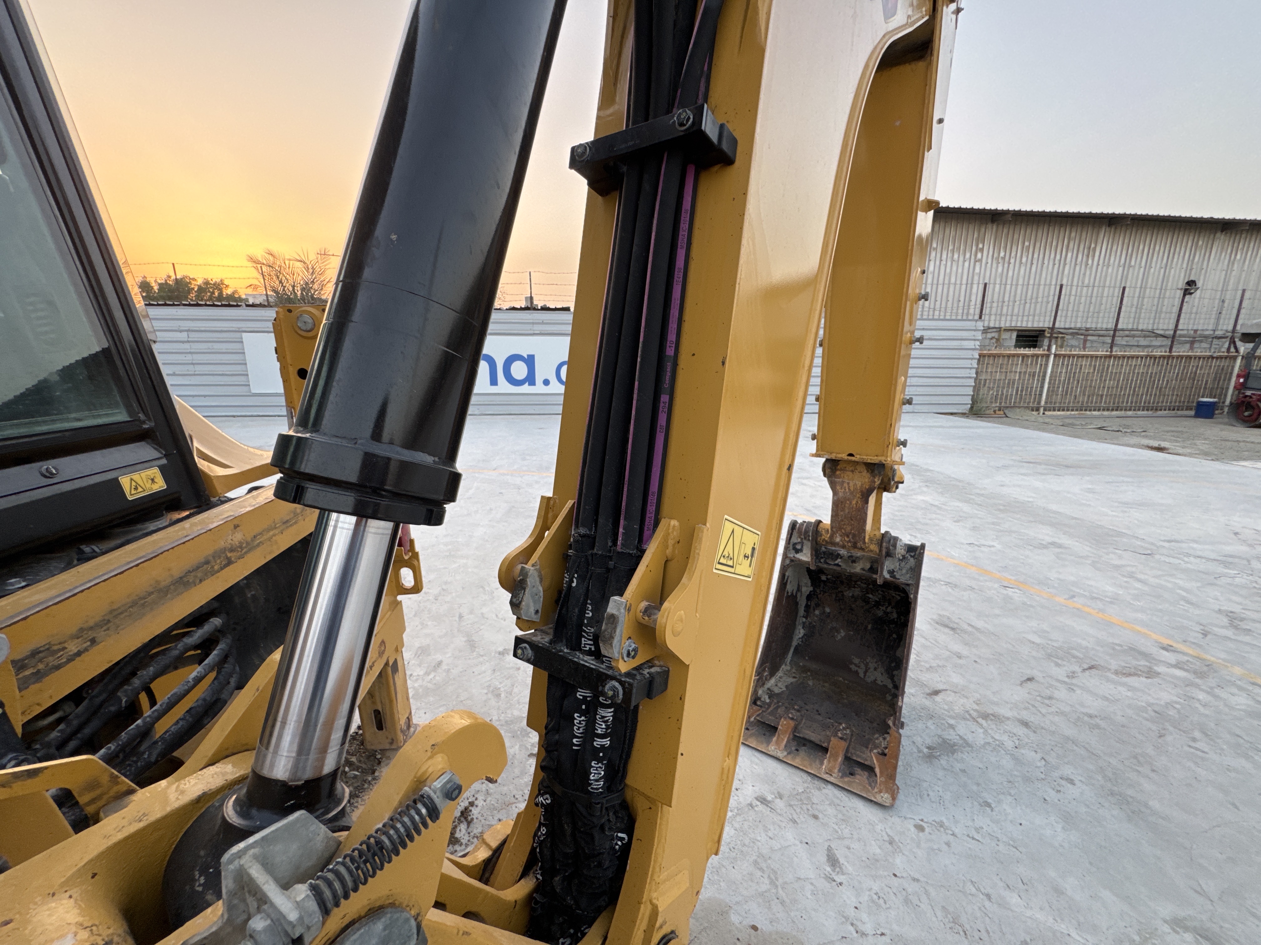 BHL-001-Cat-426F2-backhoe-loader-inspection-hydraulics-hydraulic-hoses-and-lines-1