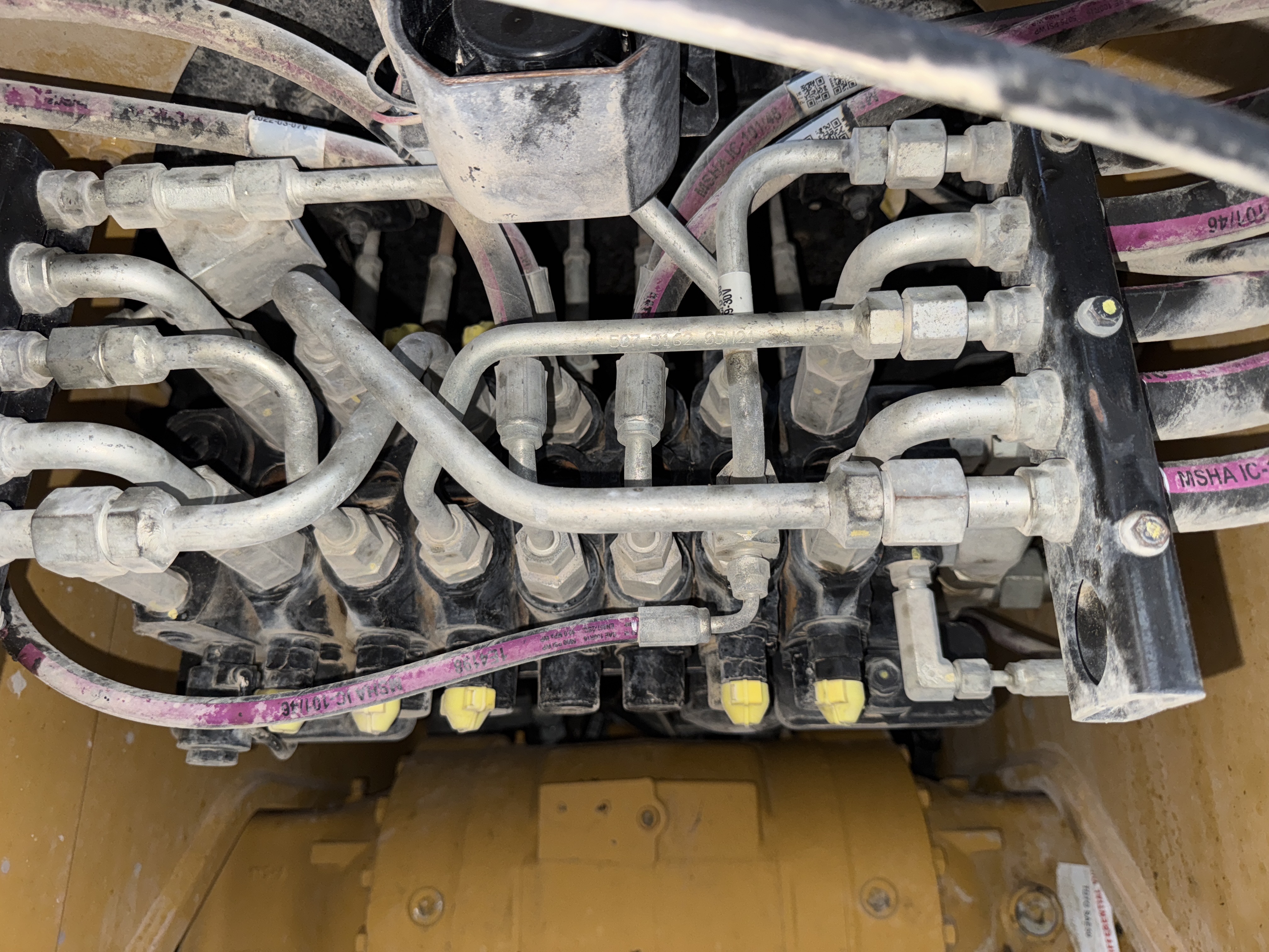 BHL-001-Cat-426F2-backhoe-loader-inspection-hydraulics-main-control-valve-(MCV)-2