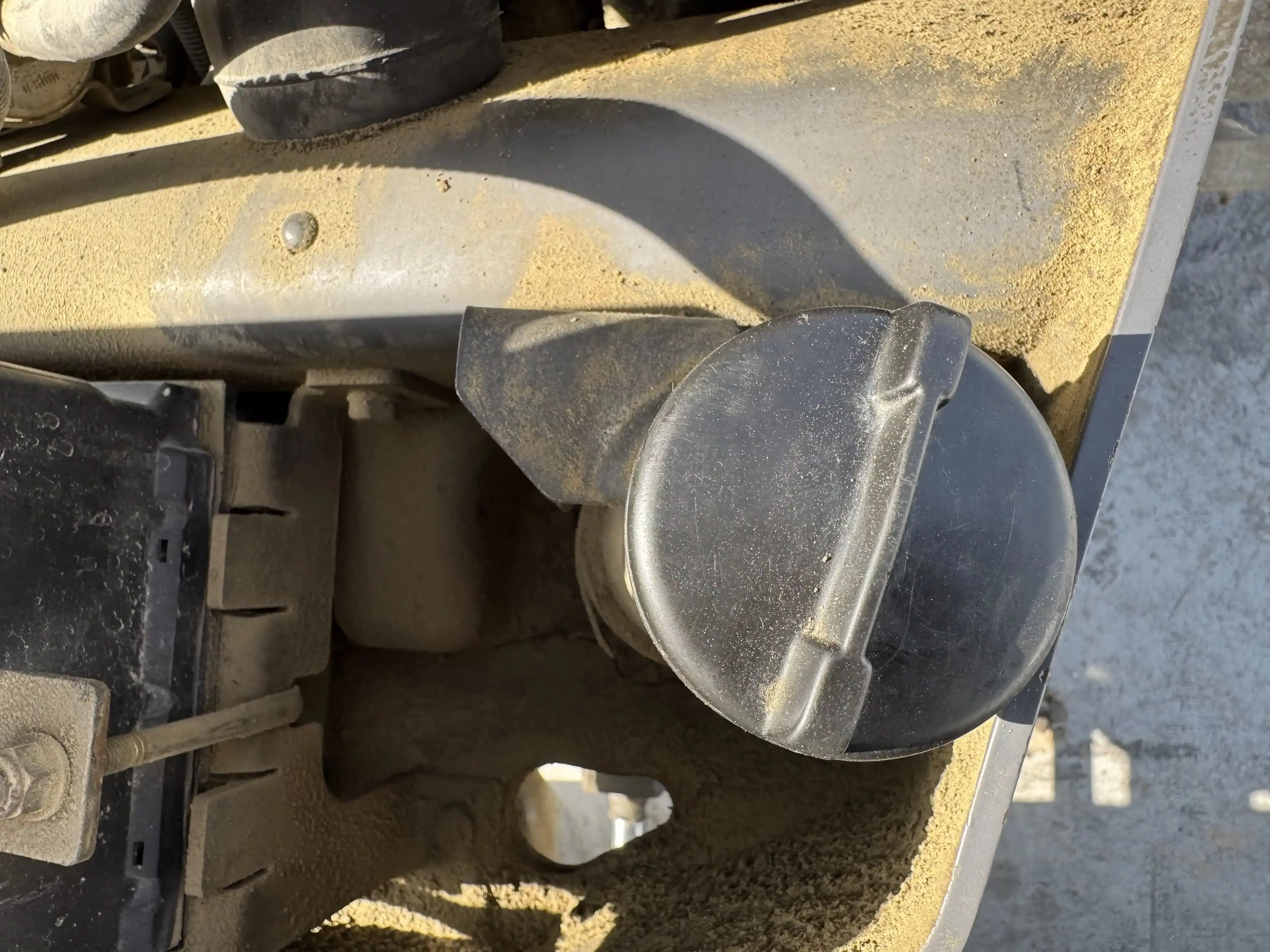 SRC-001-Dynapac-CC1200-VI-tandem-roller-inspection-engine-fuel-tank-1