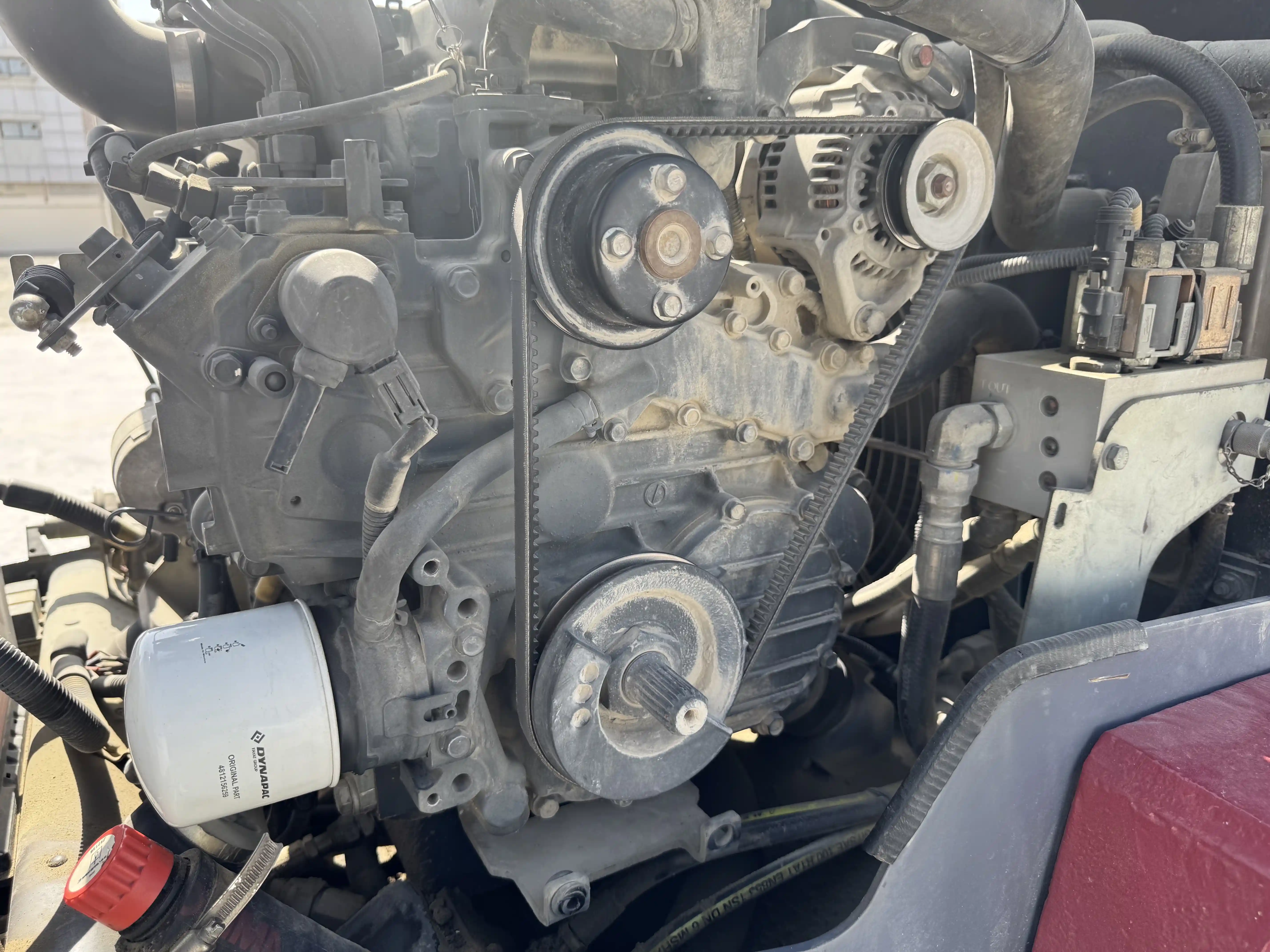 SRC-001-Dynapac-CC1200-VI-tandem-roller-inspection-engine-engine-oil-leaks-3