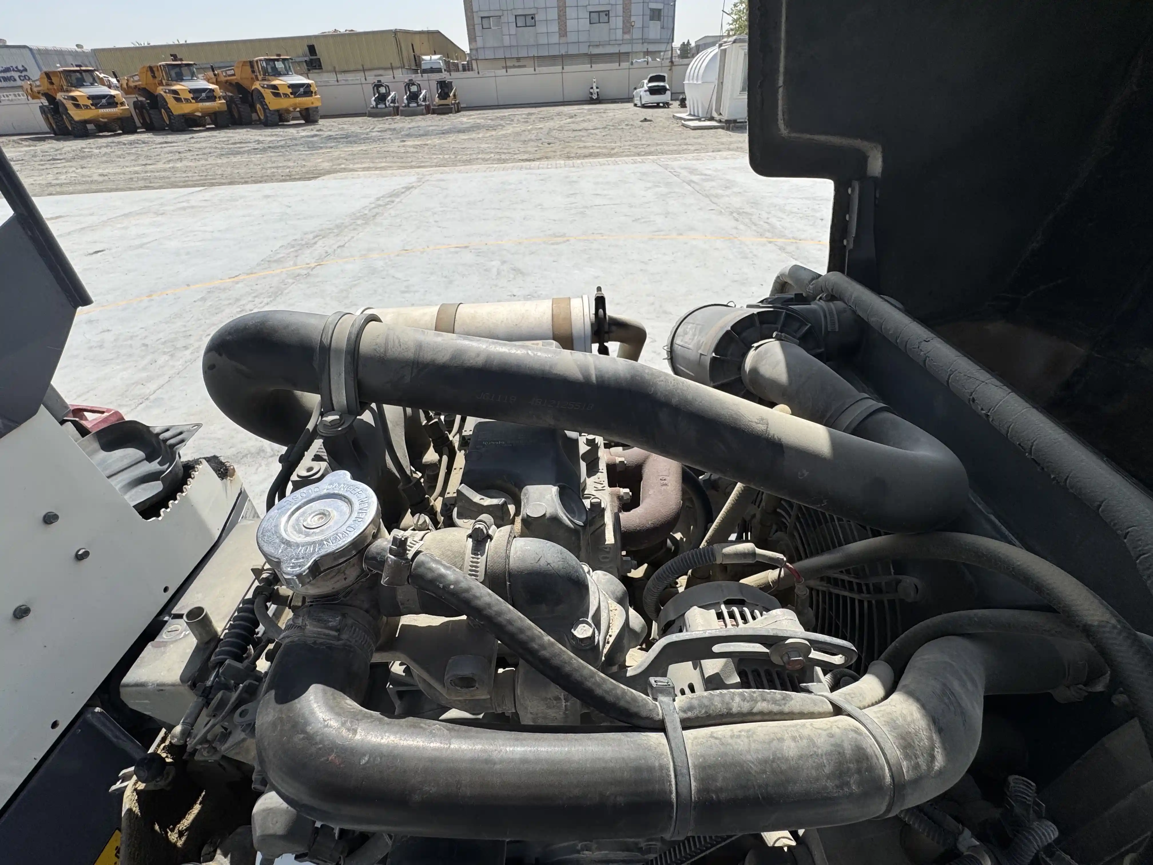 SRC-001-Dynapac-CC1200-VI-tandem-roller-inspection-engine-hoses-2