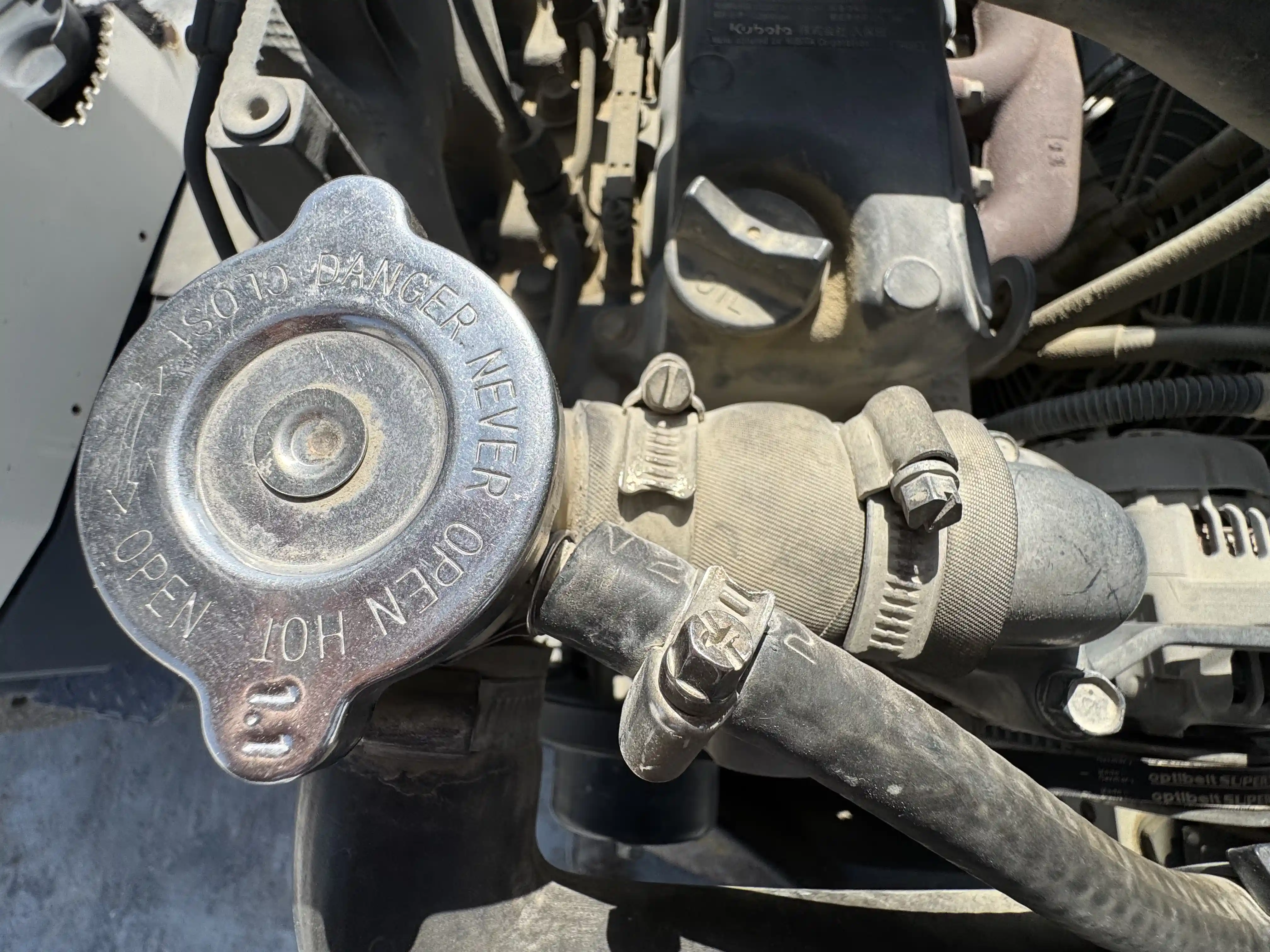 SRC-001-Dynapac-CC1200-VI-tandem-roller-inspection-engine-hoses-3