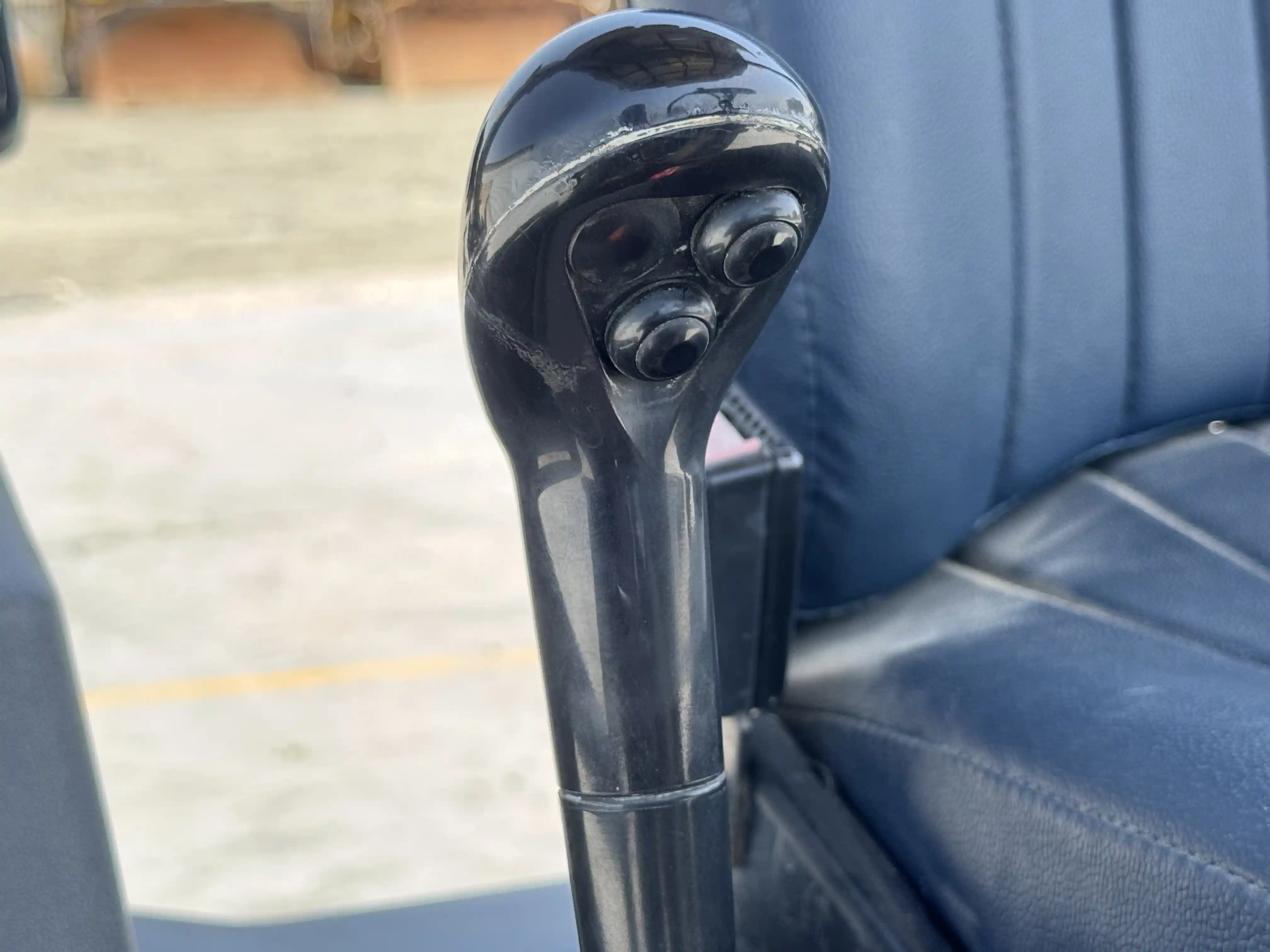 SRC-001-Dynapac-CC1200-VI-tandem-roller-inspection-cabin-joysticks