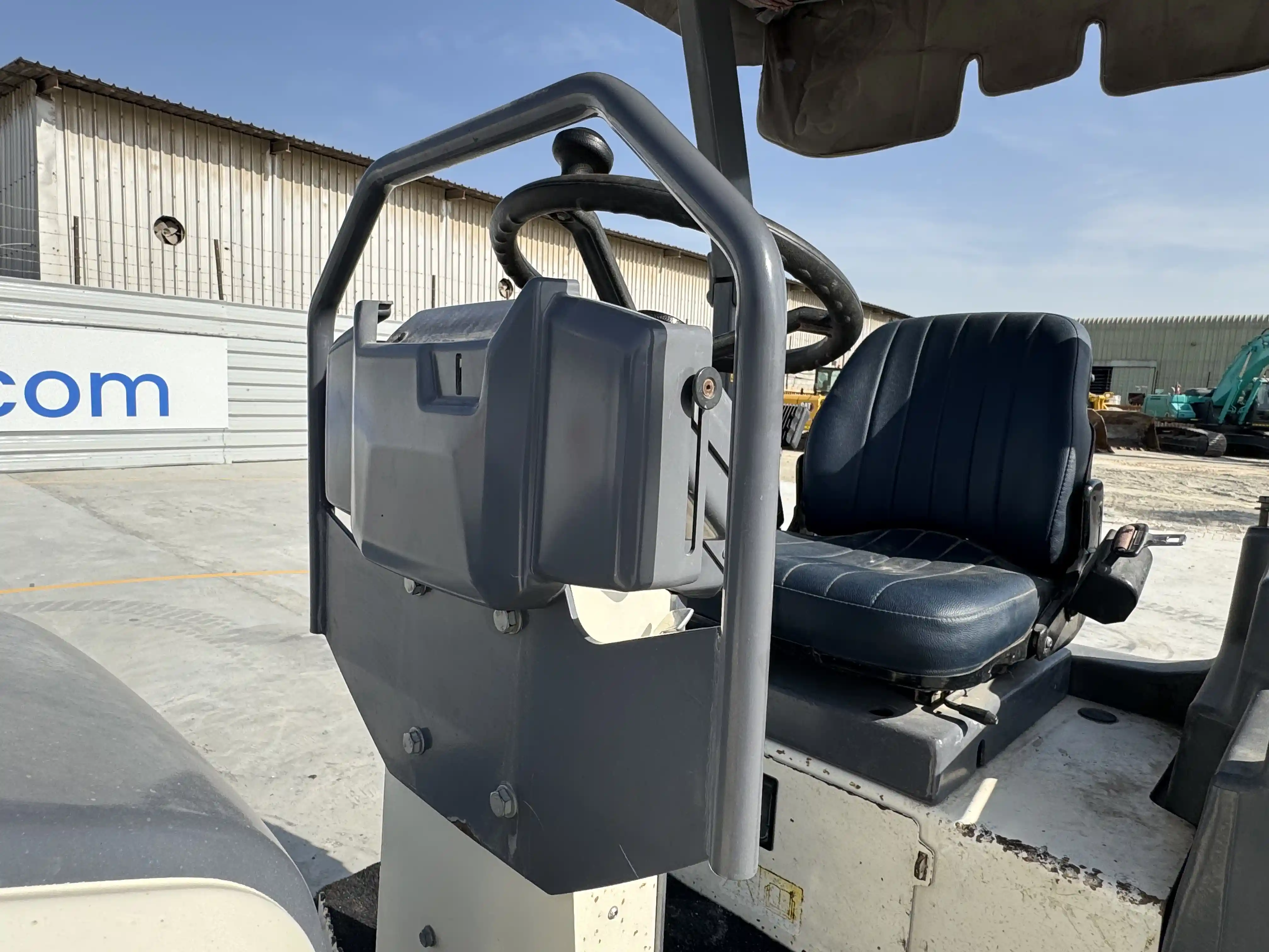 SRC-001-Dynapac-CC1200-VI-tandem-roller-inspection-structure-handrails-1