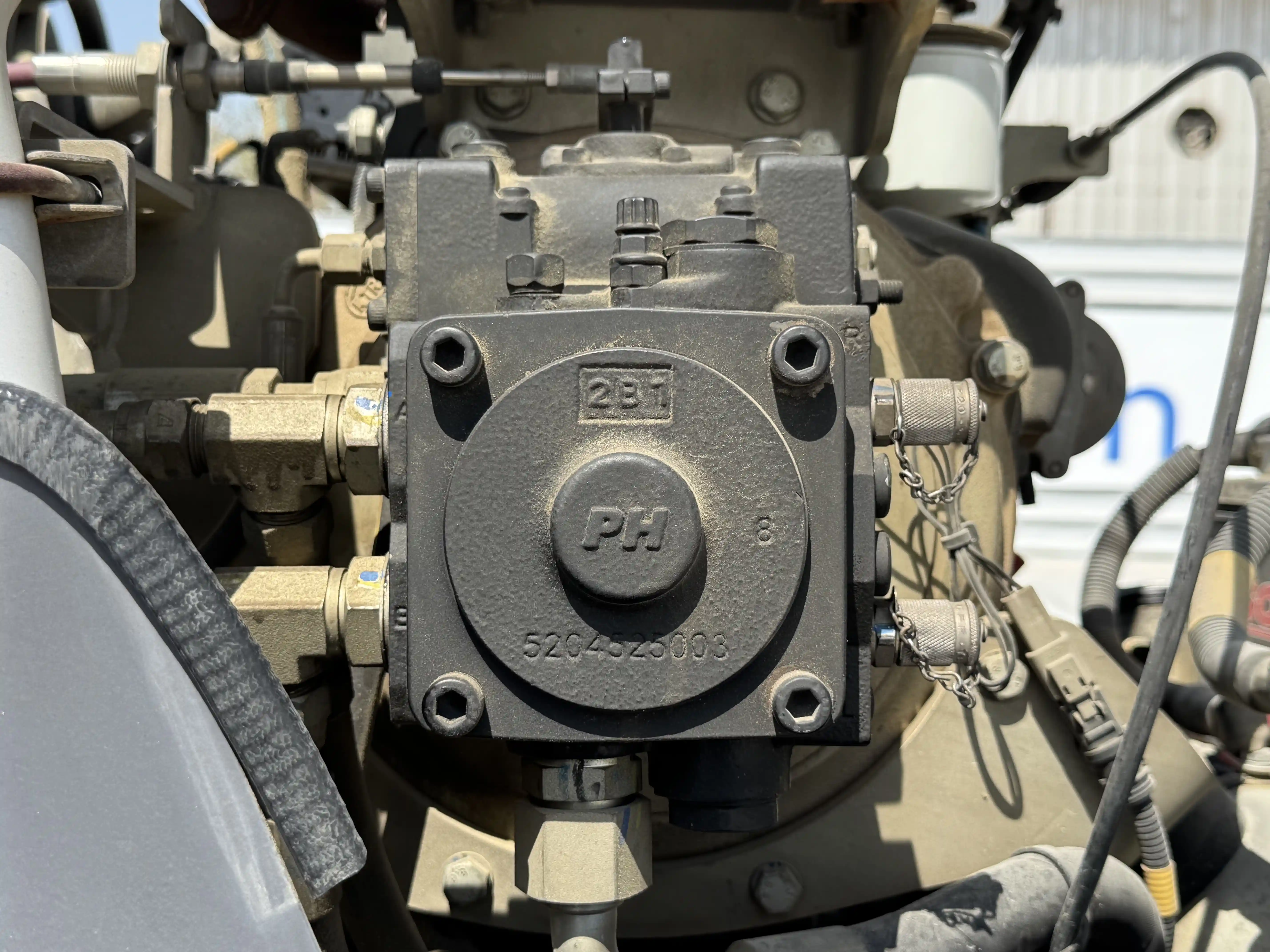 SRC-001-Dynapac-CC1200-VI-tandem-roller-inspection-hydraulics-hydraulic-pump-1