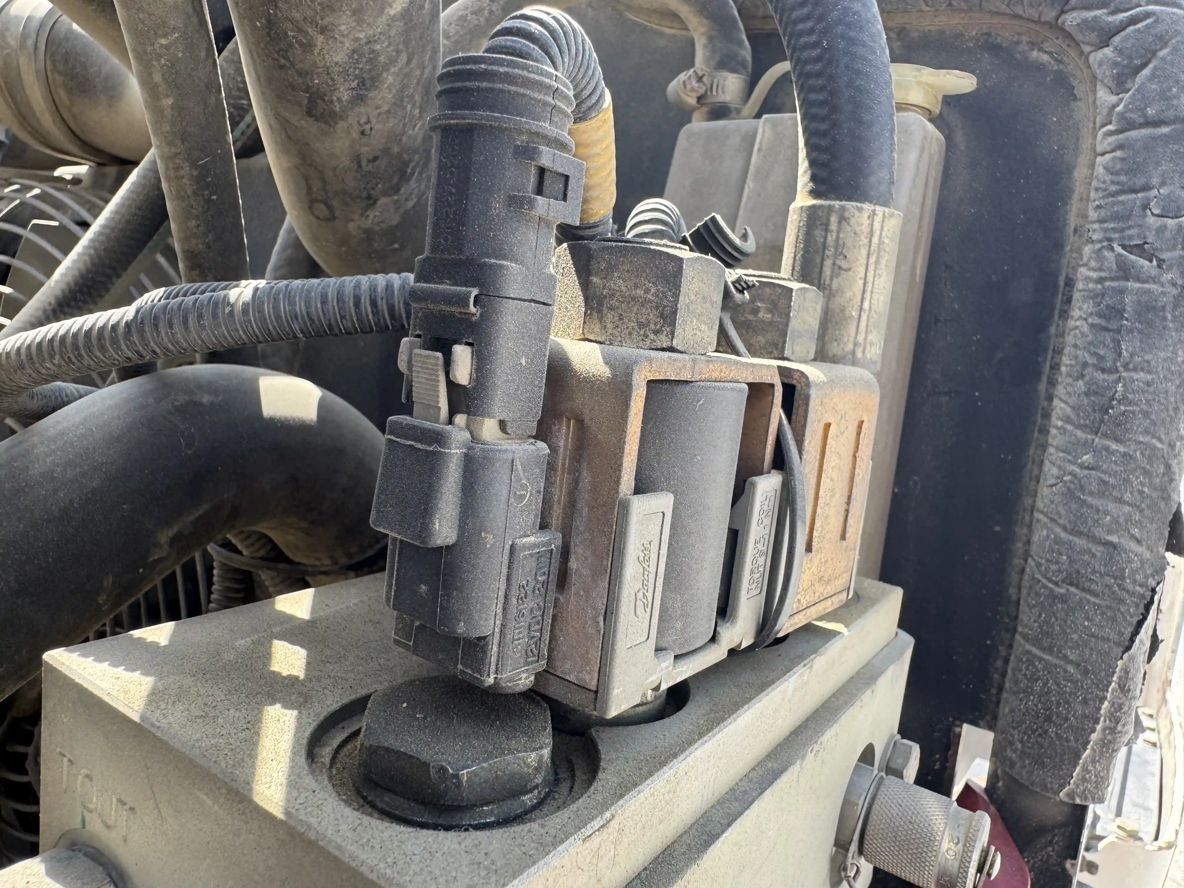 SRC-001-Dynapac-CC1200-VI-tandem-roller-inspection-hydraulics-wiring-harness-2
